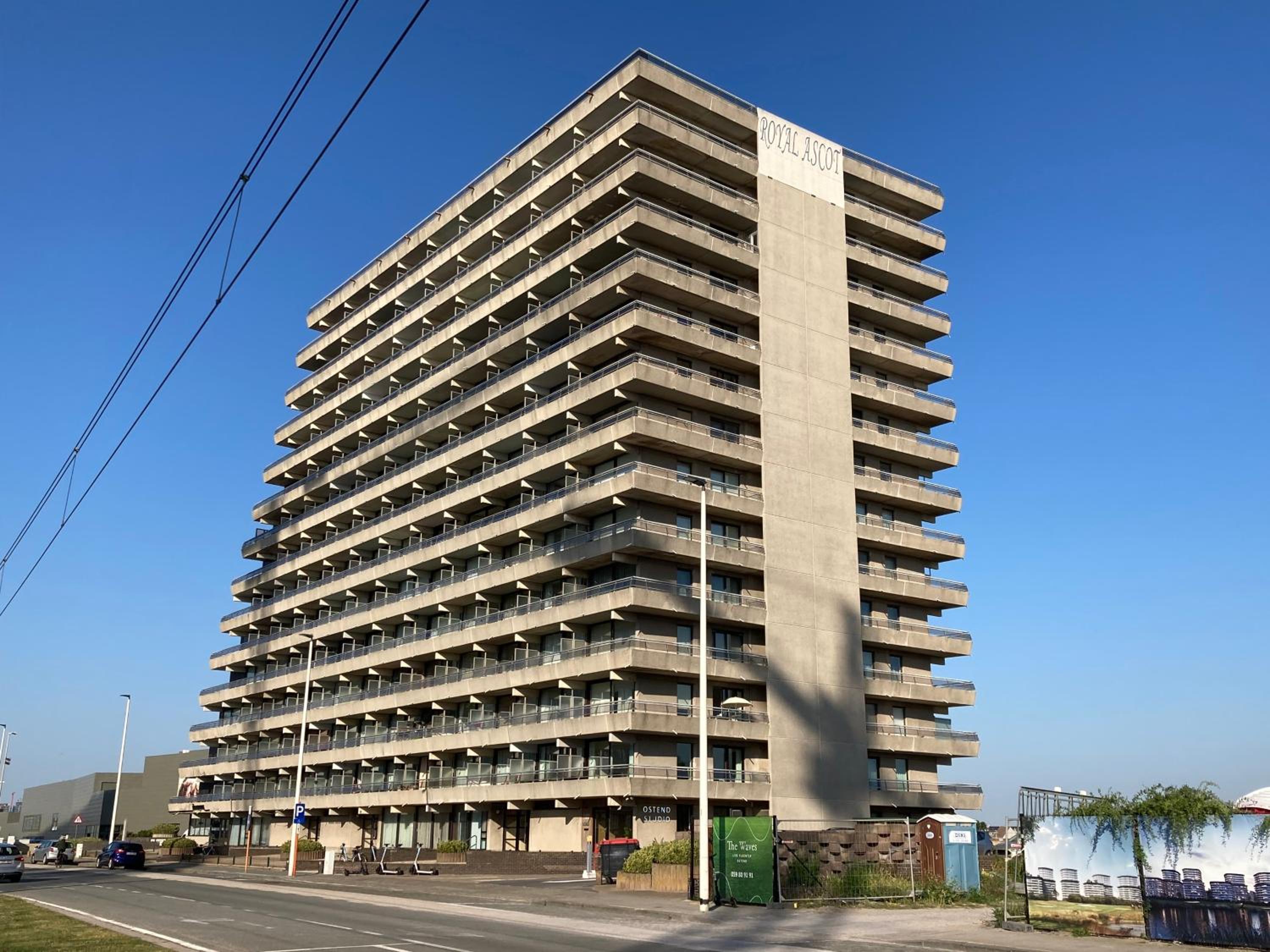 TINY APT w/ balcony and SEAVIEW, even out of your bed ! view 5