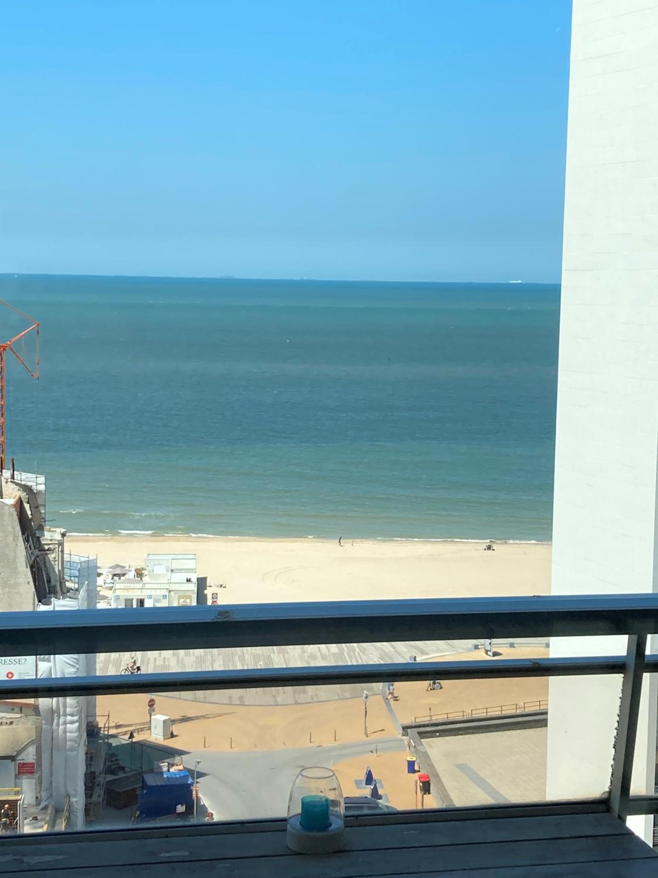 TINY APT w/ balcony and SEAVIEW, even out of your bed ! view 4