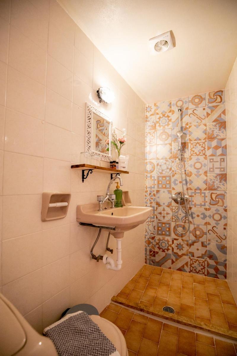 Mascot Traditional Guest House