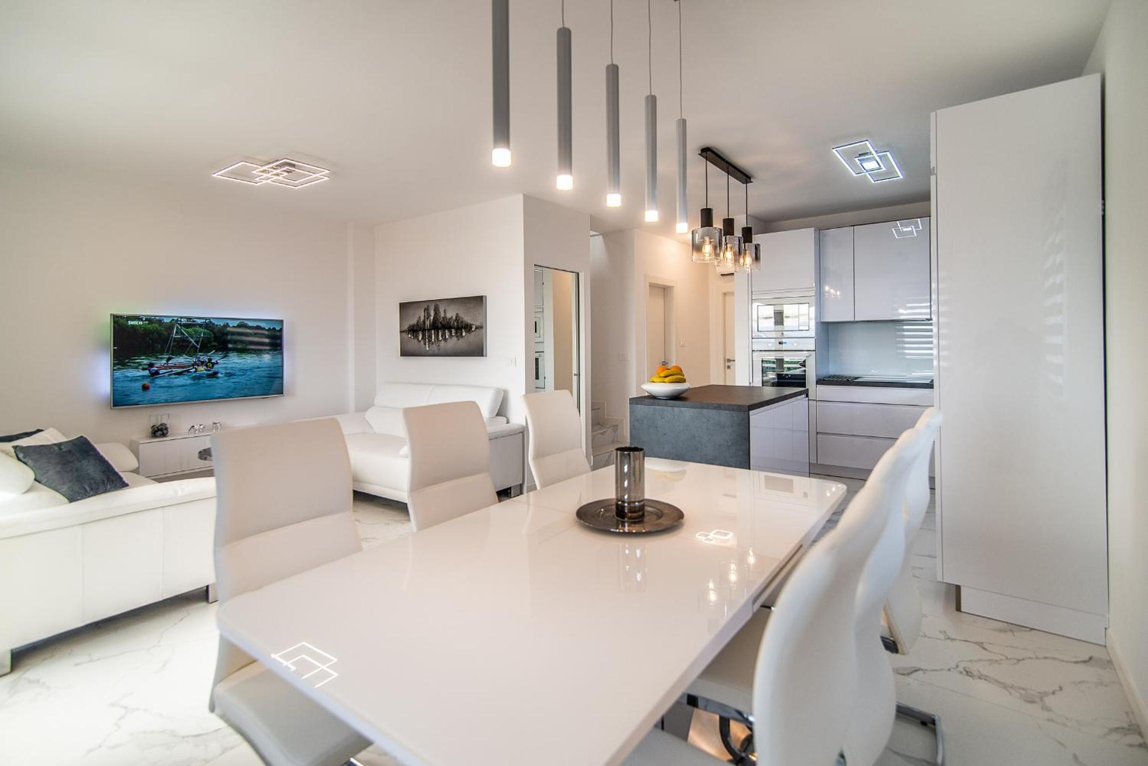 Luxury Apartment Queens view 4