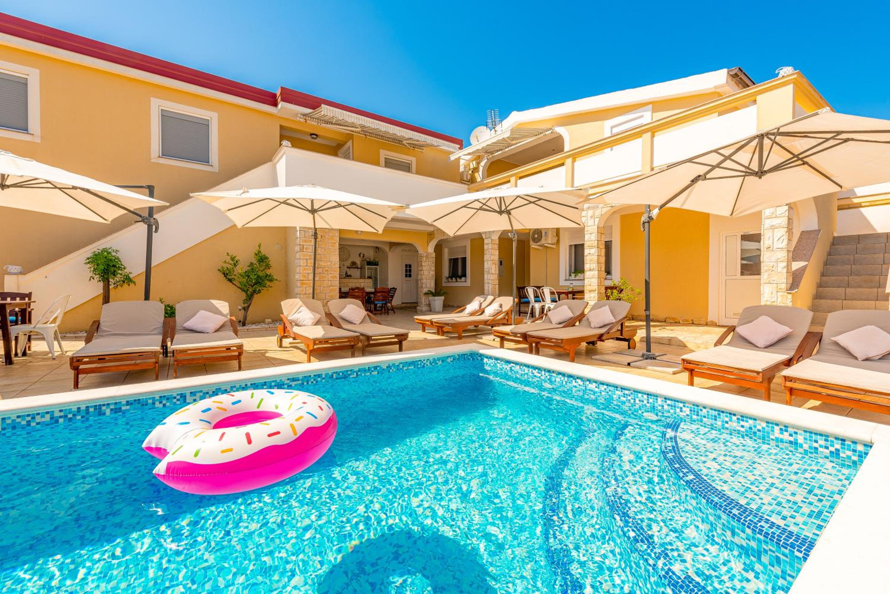 Villa Karmen - Poolhouse photo 2