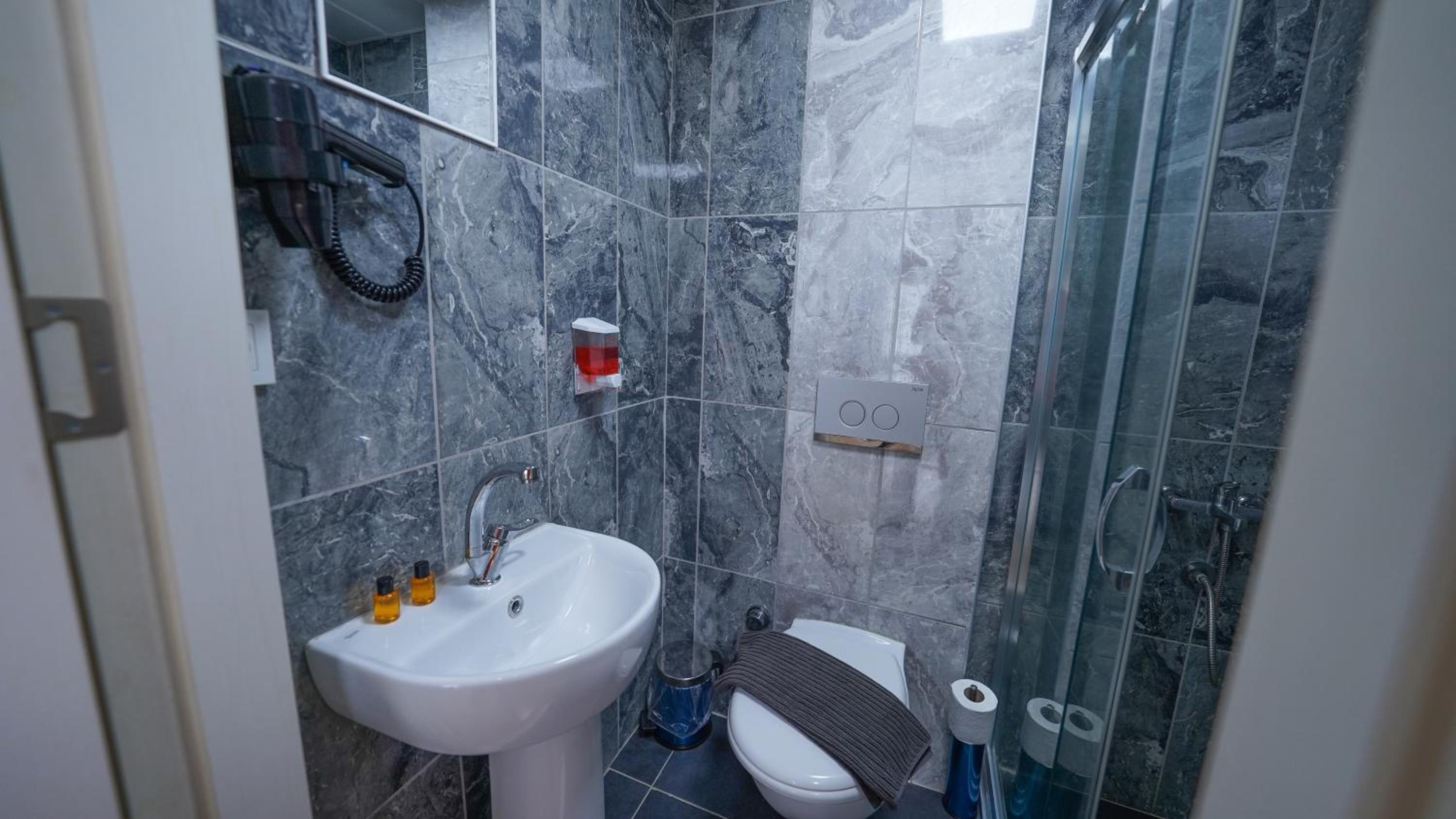 Lukka Suit Otel - Image 112