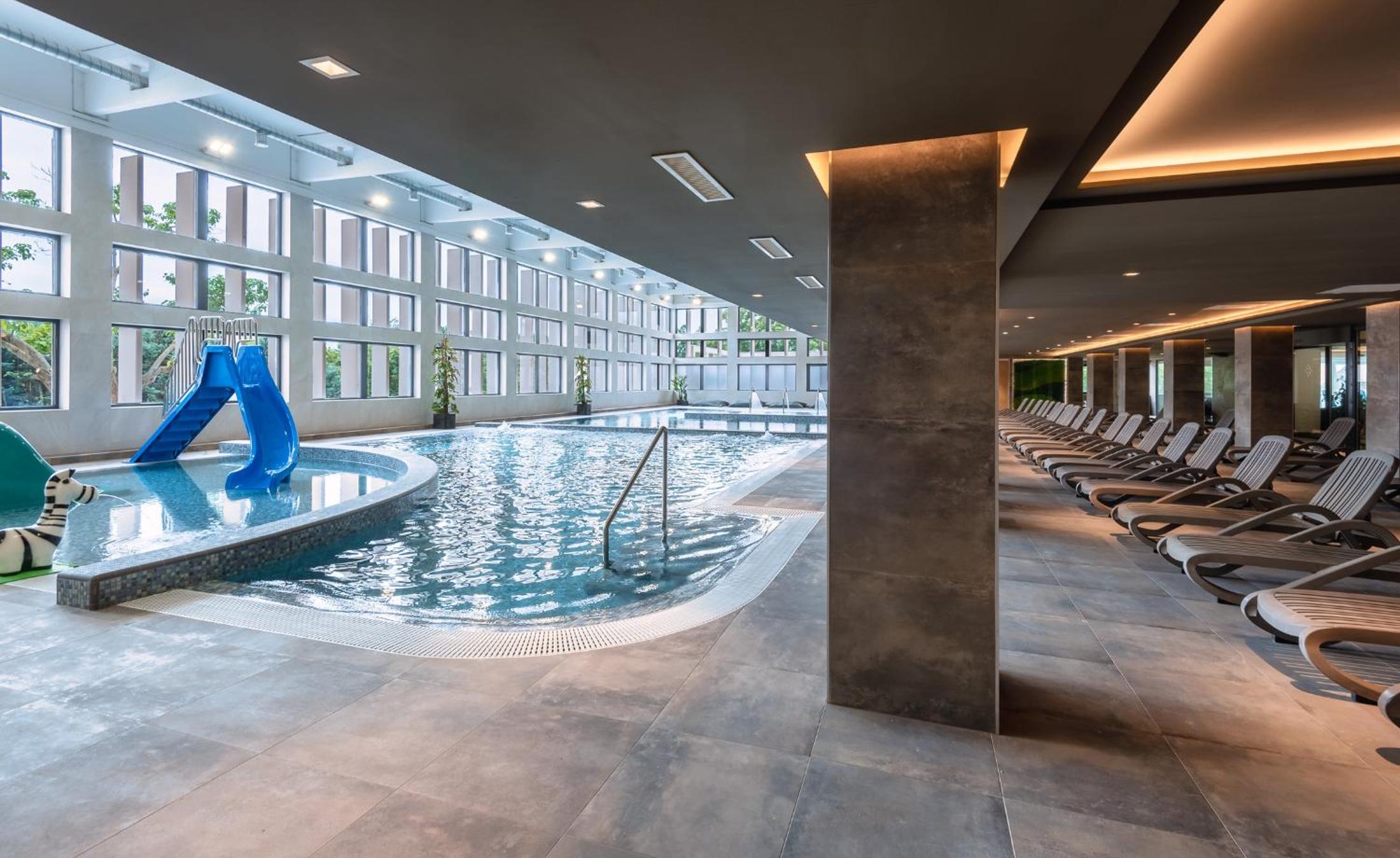 Hotel Hunguest Hotel Bál Resort - Image 1