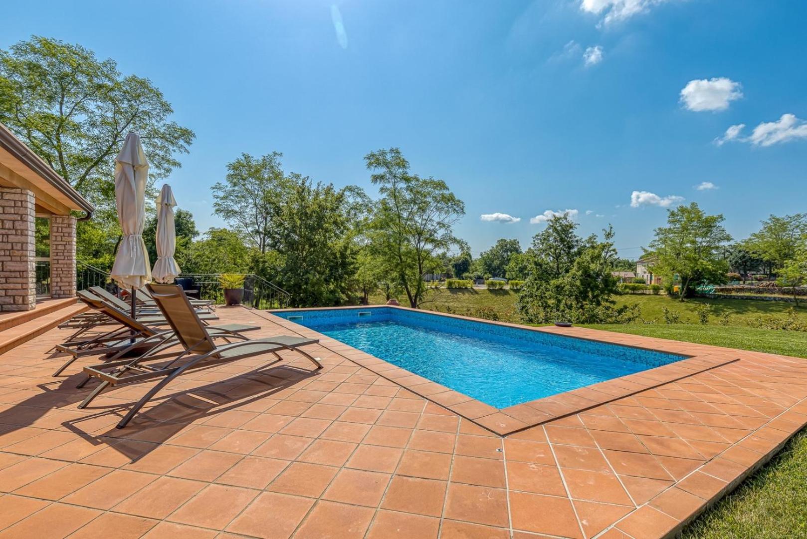 Villa Terracotta view 3