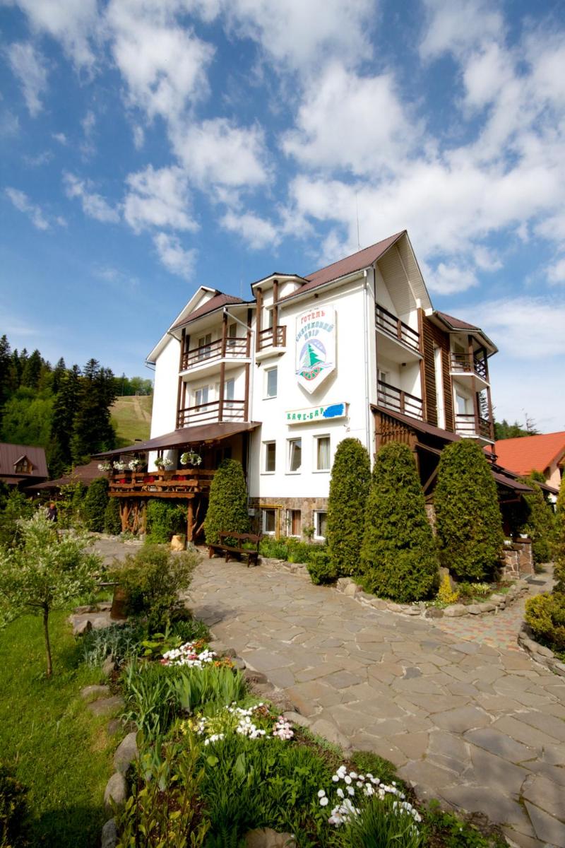 Smerekovyi Dvir
