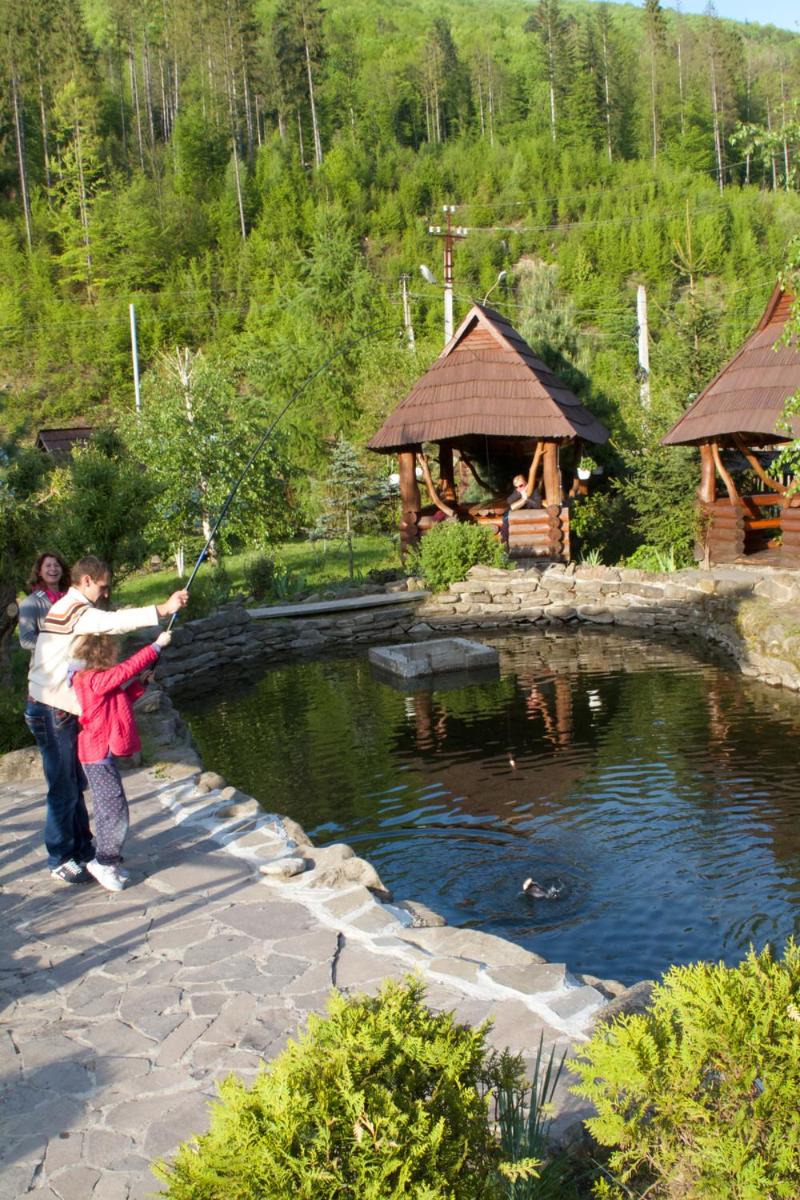 Smerekovyi Dvir