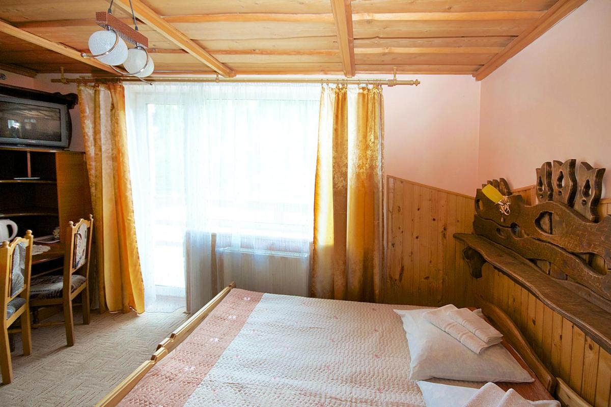 Smerekovyi Dvir