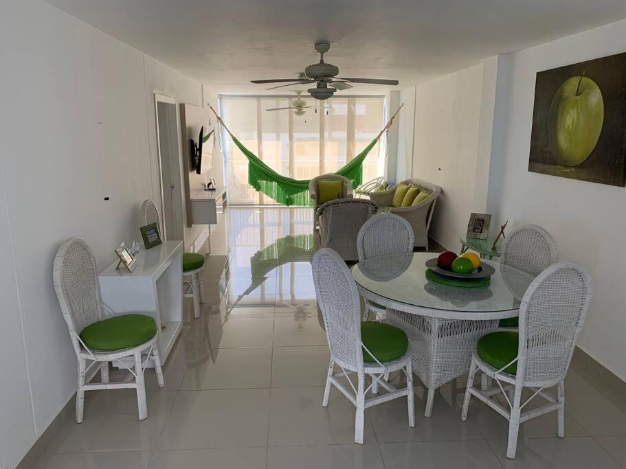 Apartamento en el Rodadero, Confortable y amplio, con vista al mar, a 80mt de la playa, DELAMAR Apartmet view 3