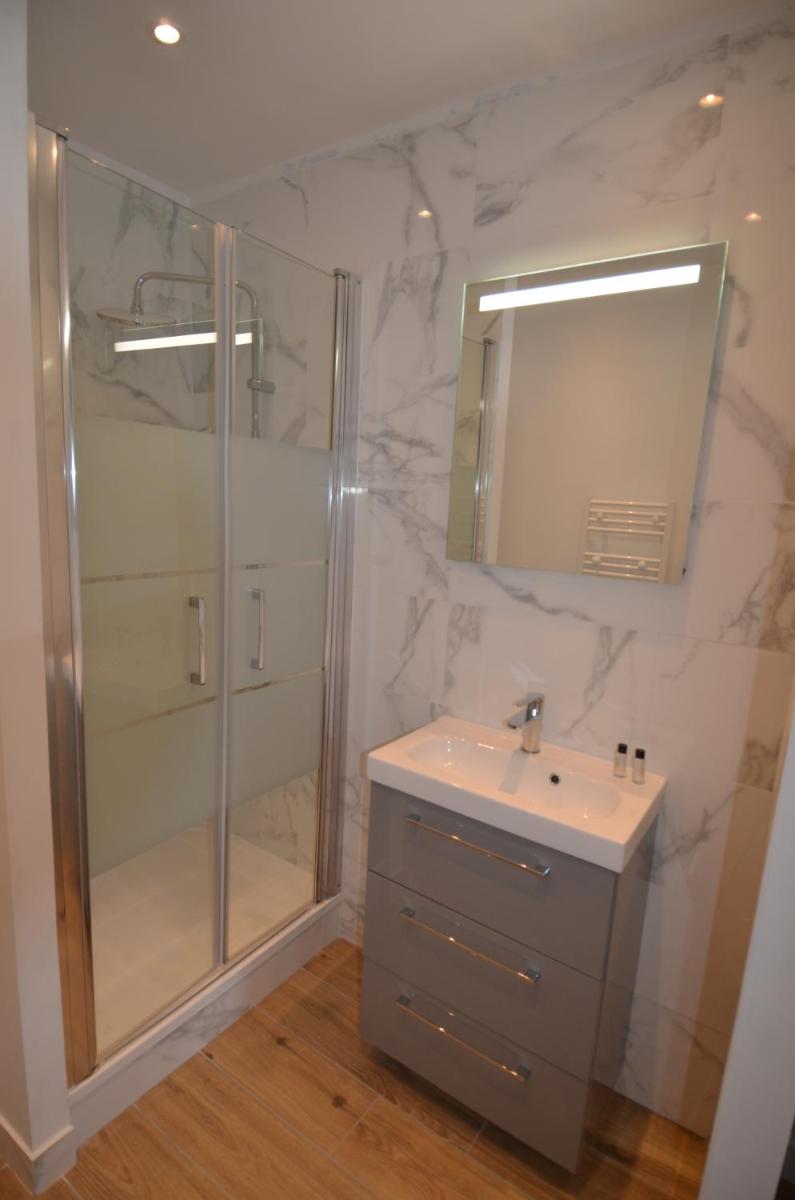 Cosy apartment dowtonwn in Nice next to tramway photo 5