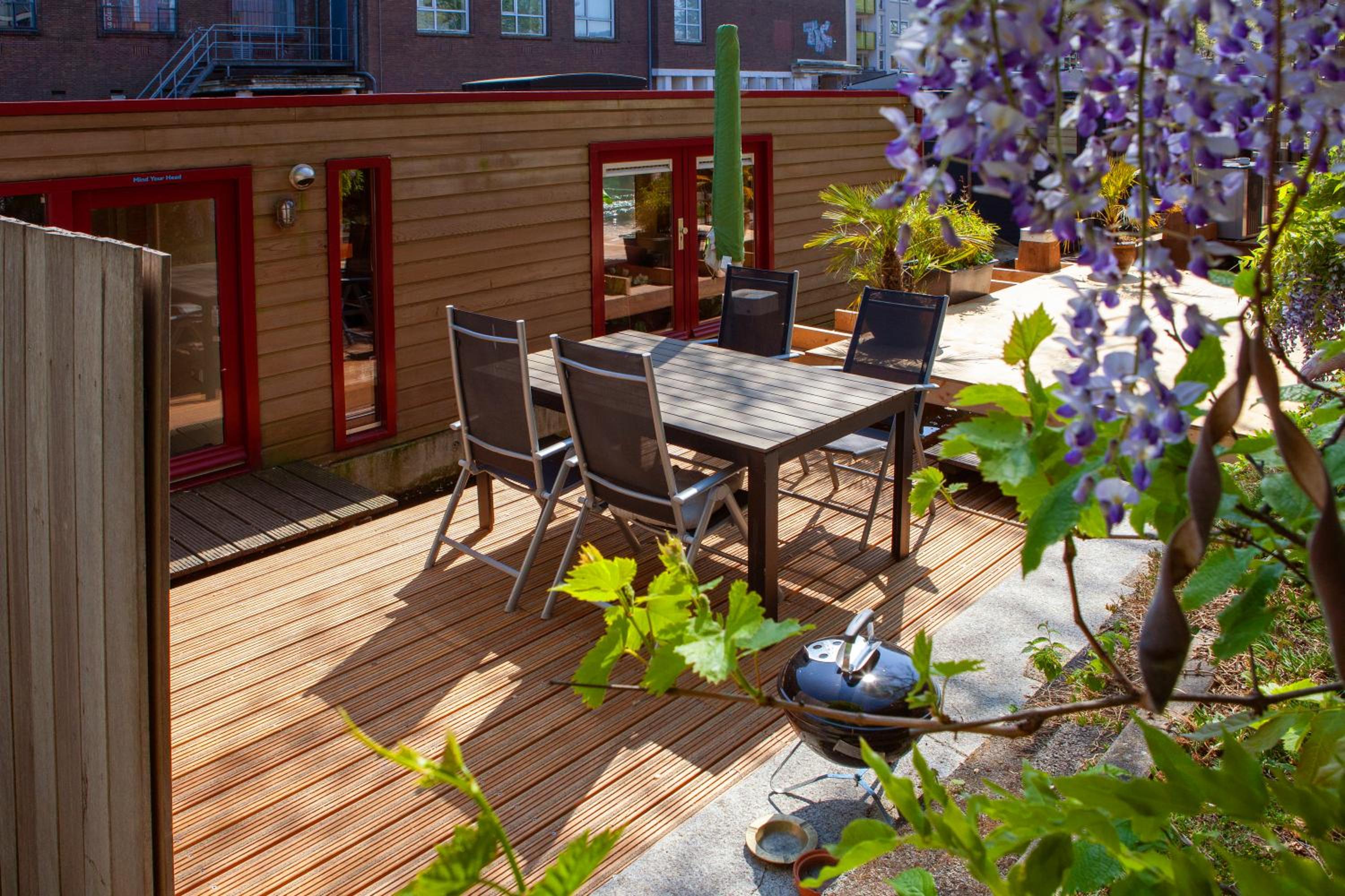 Dreamtime Houseboat