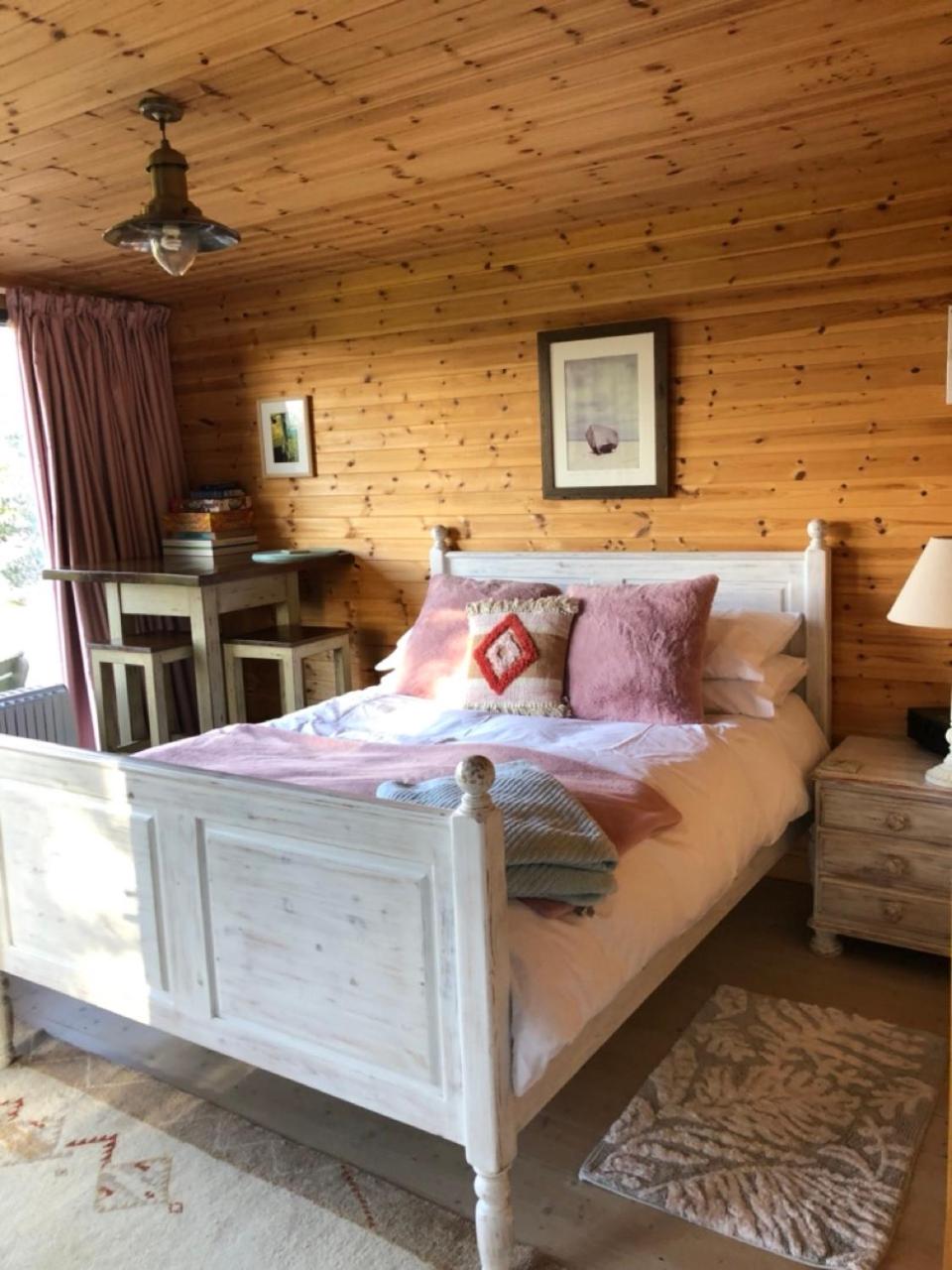 Self Contained Garden Studio with stunning views view 2