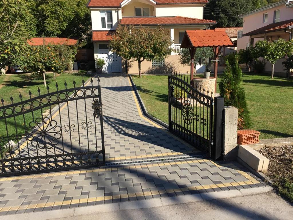 Villa Šurmanci