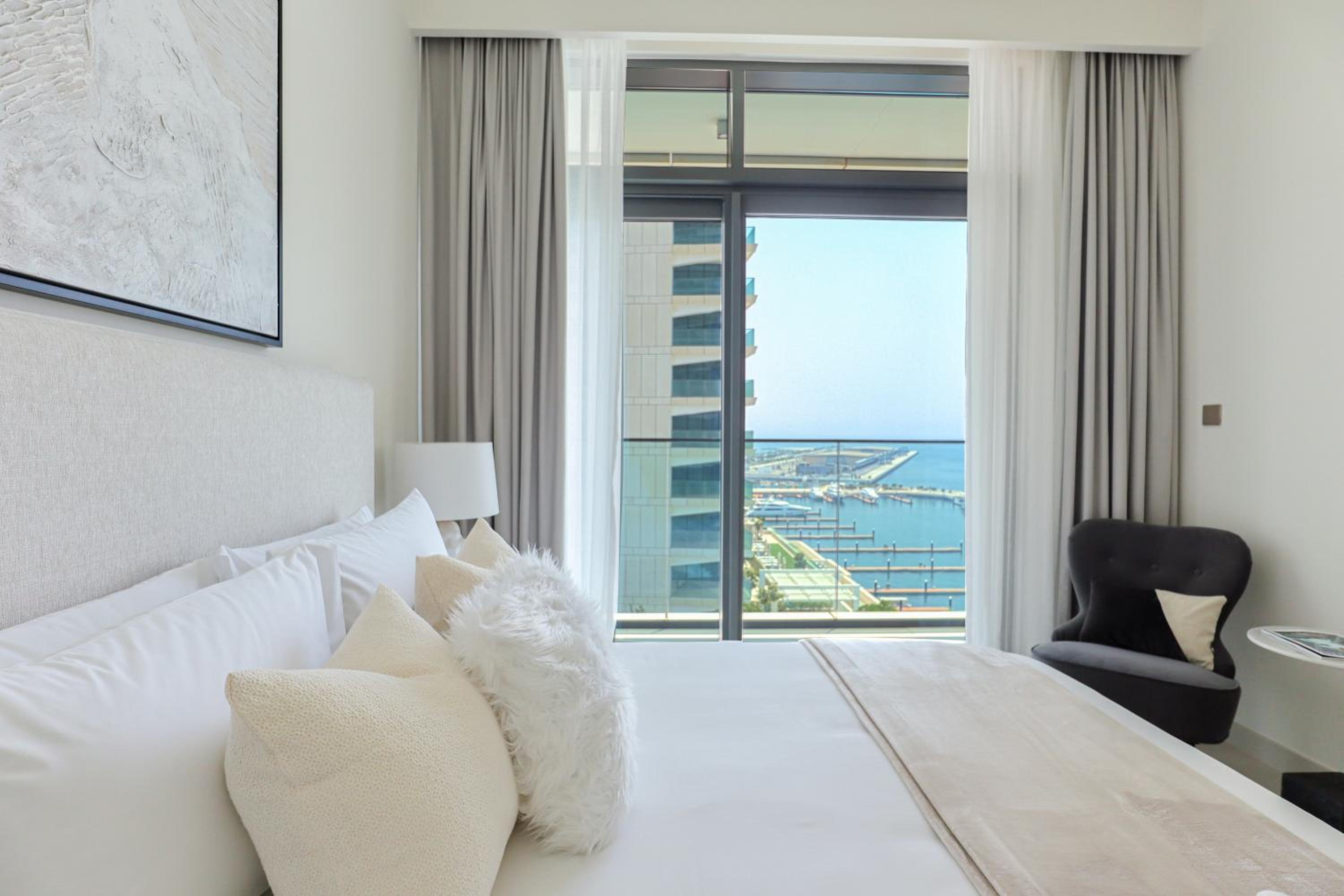 HiGuests - Superlative apt with private beach access