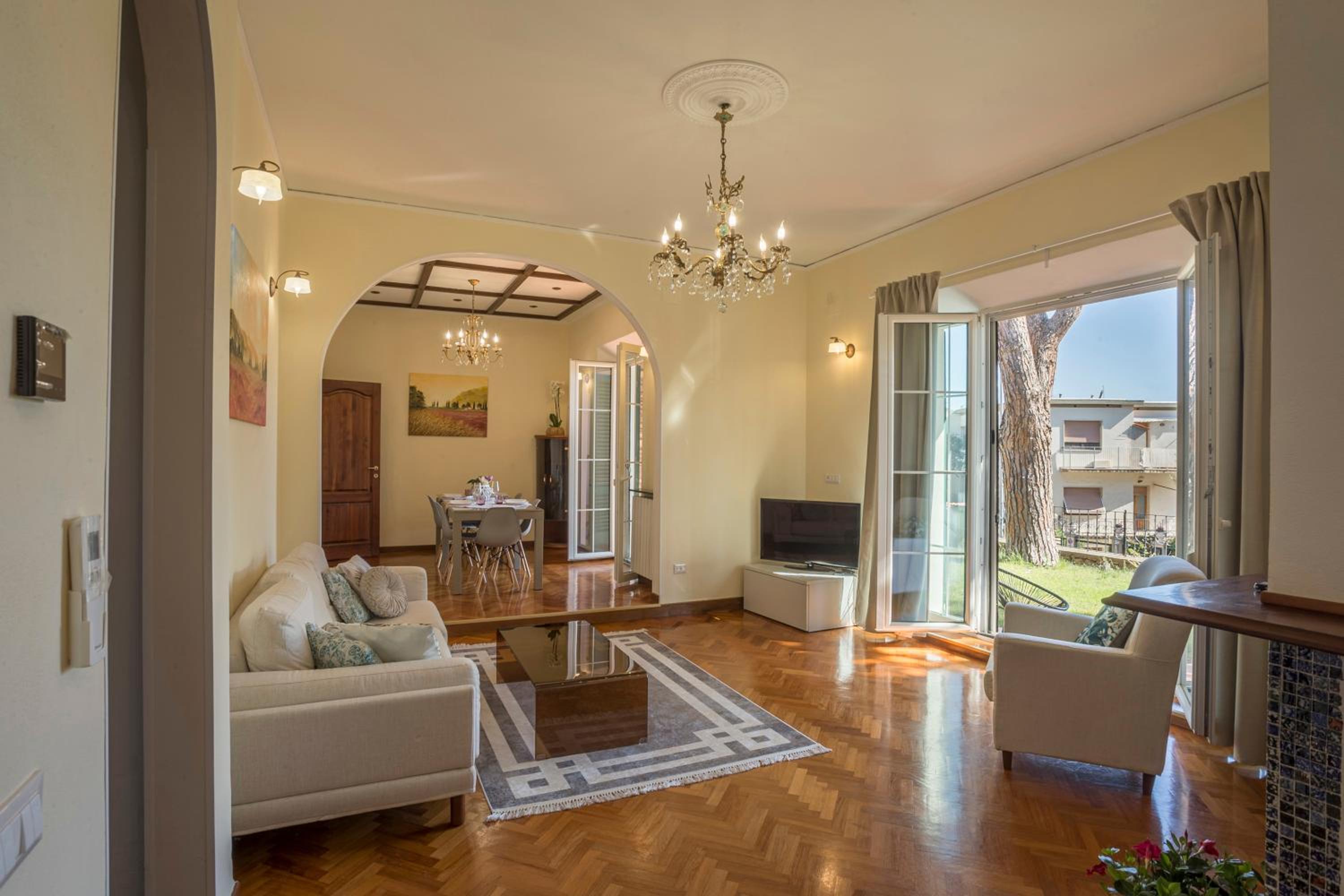 Piombino Apartments - Villa Pari
