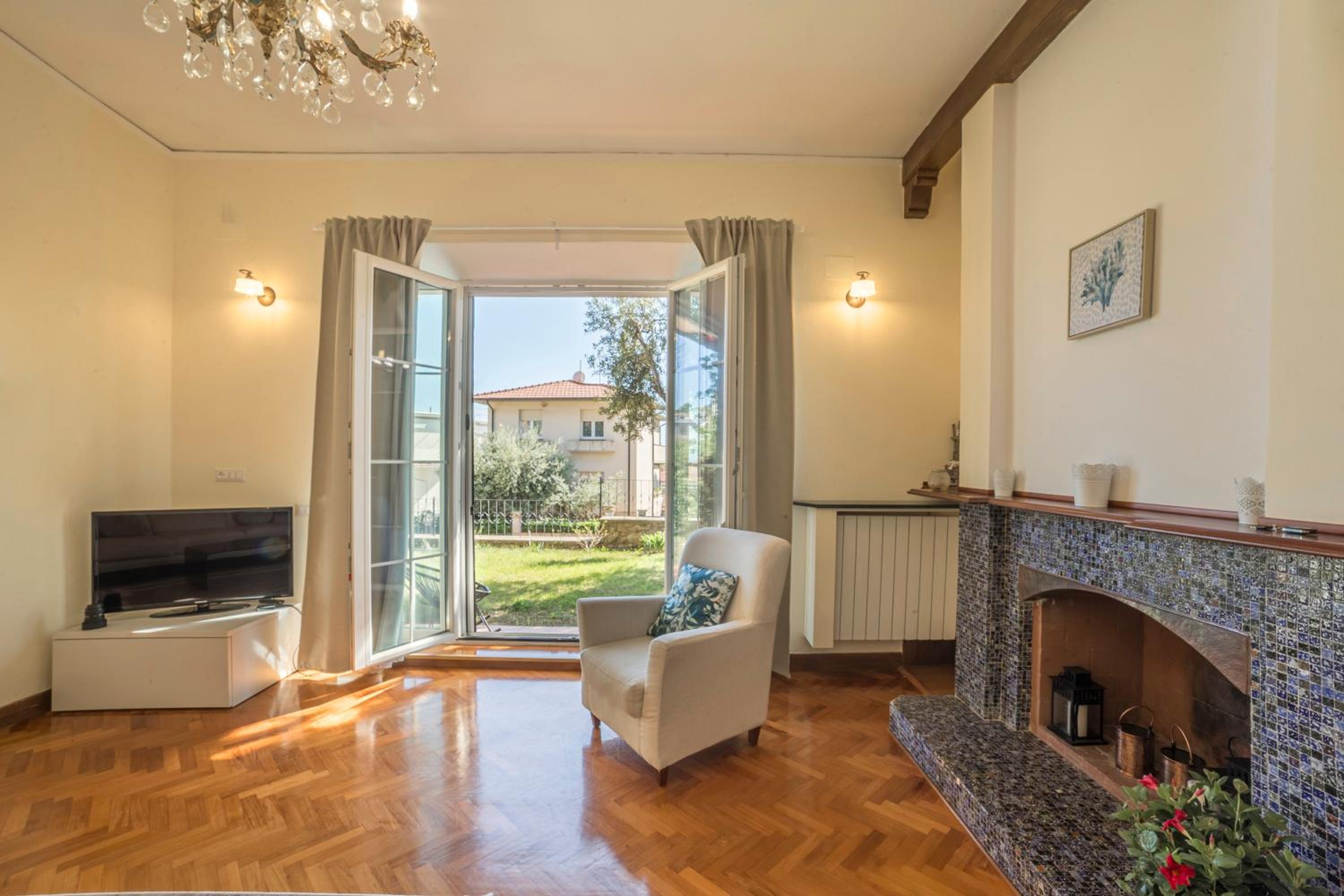 Piombino Apartments - Villa Pari