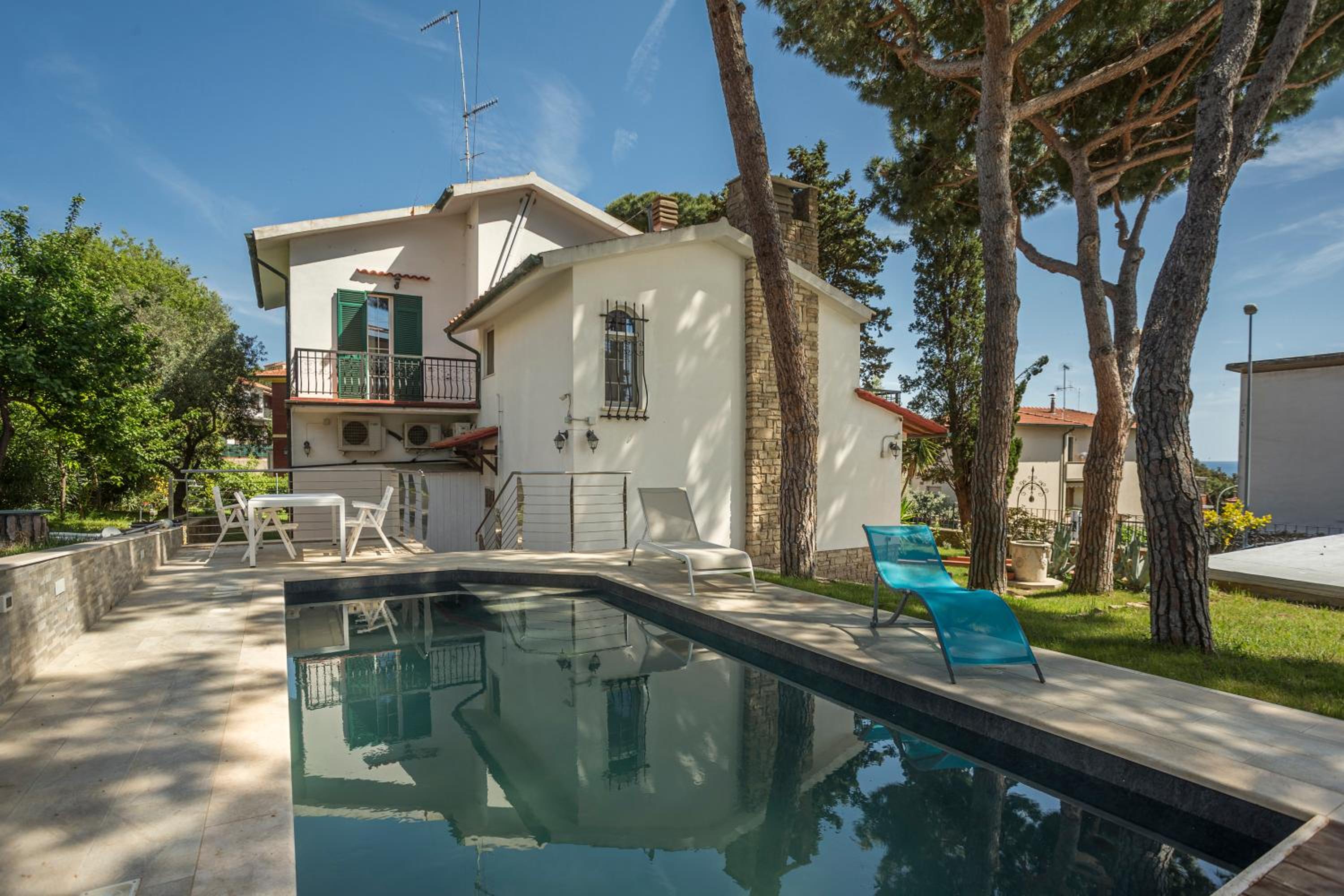 Piombino Apartments - Villa Pari