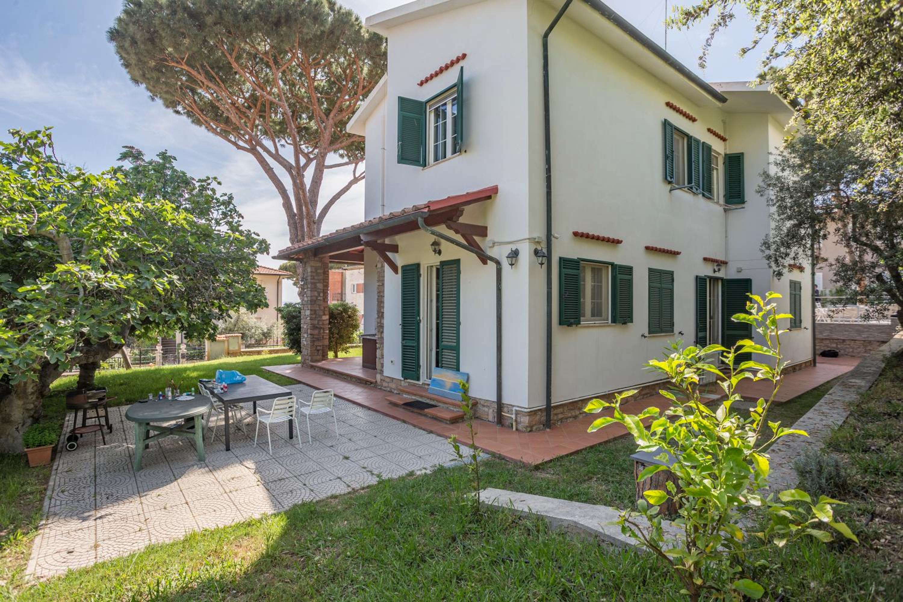 Piombino Apartments - Villa Pari