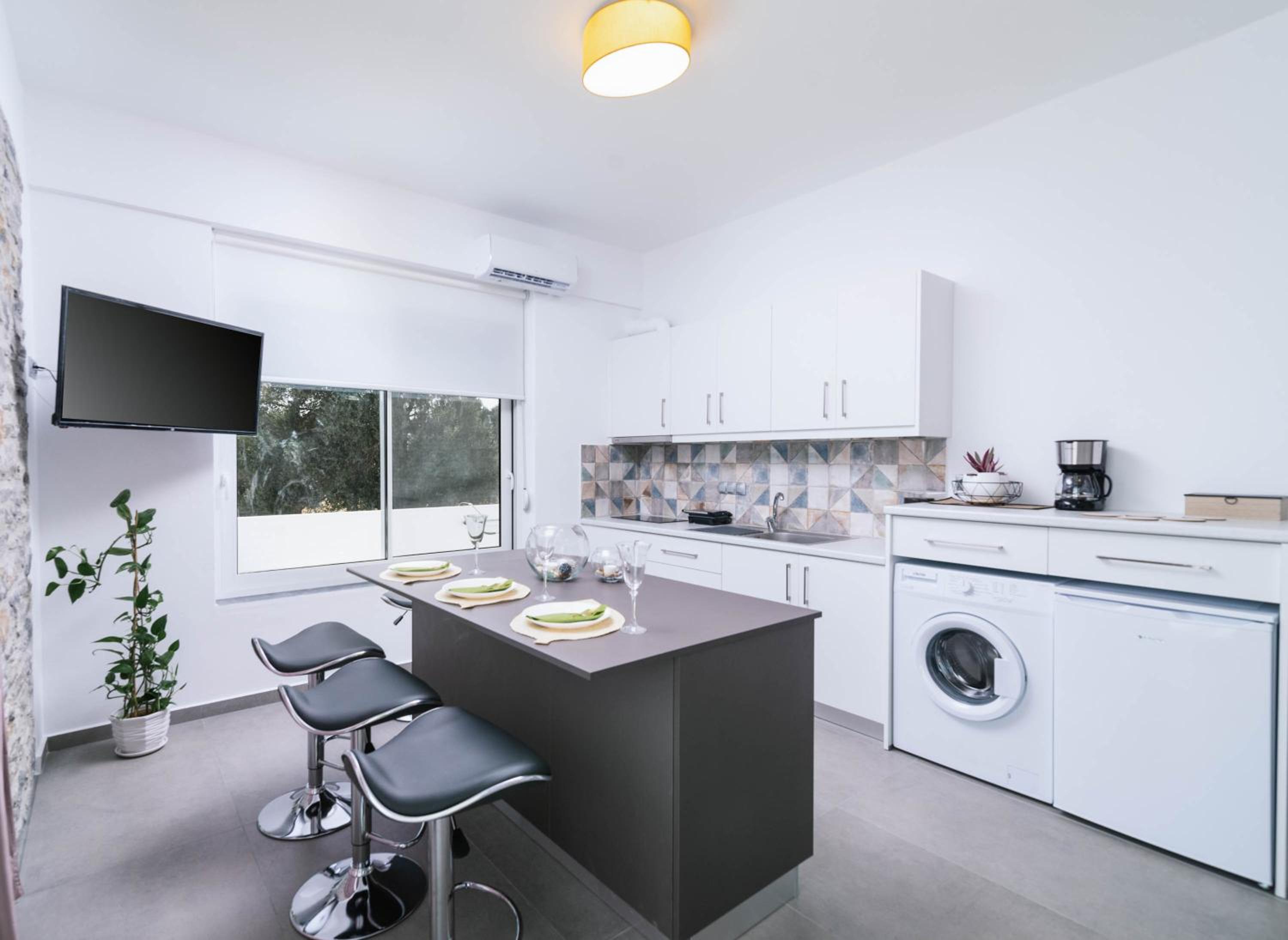 ANASTASIA'S Luxury Homes view 4