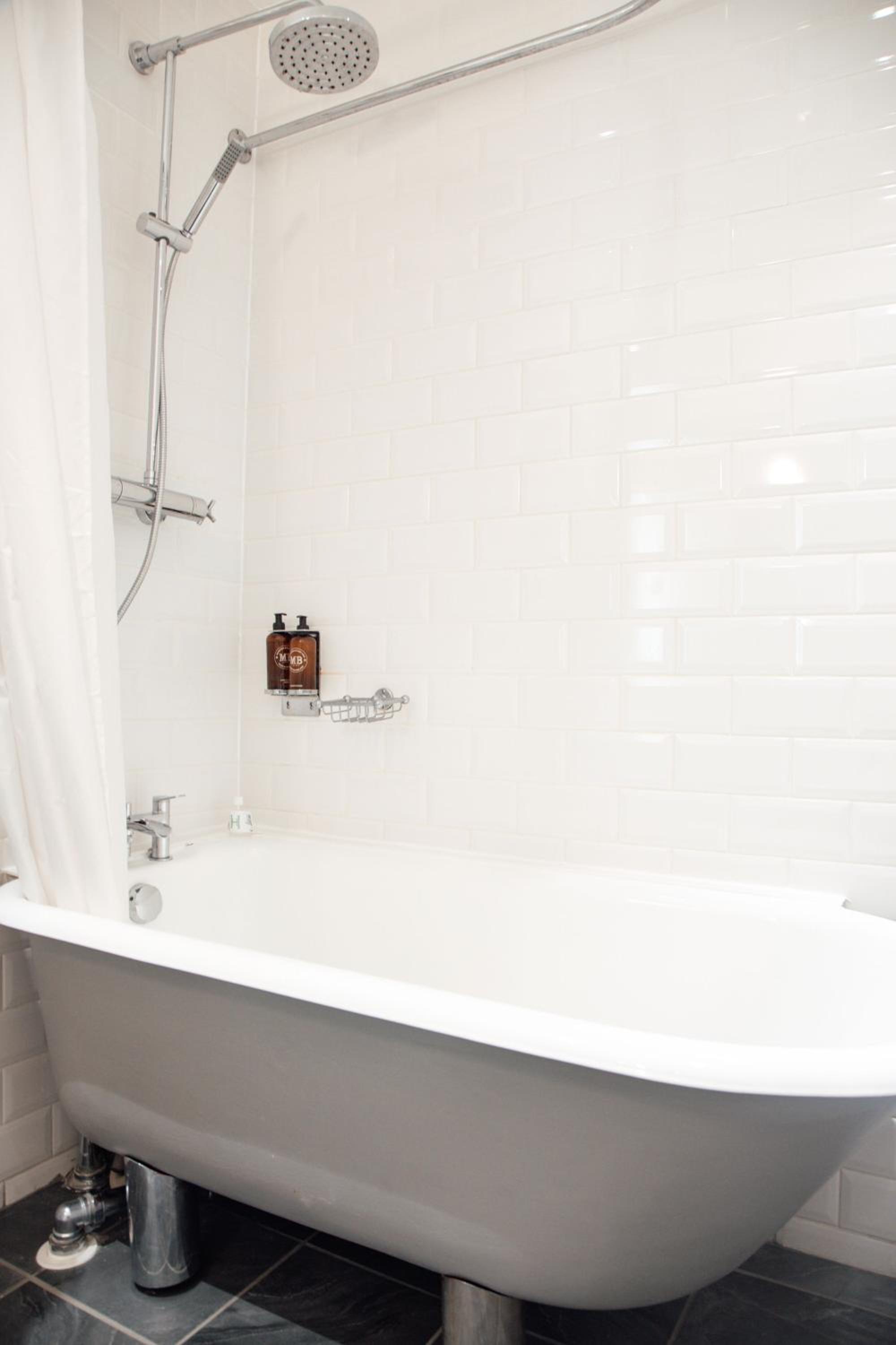 Holm House - Stylish Coastal Suites - HEDD Spa - Silures Bar & Restaurant, photo 97