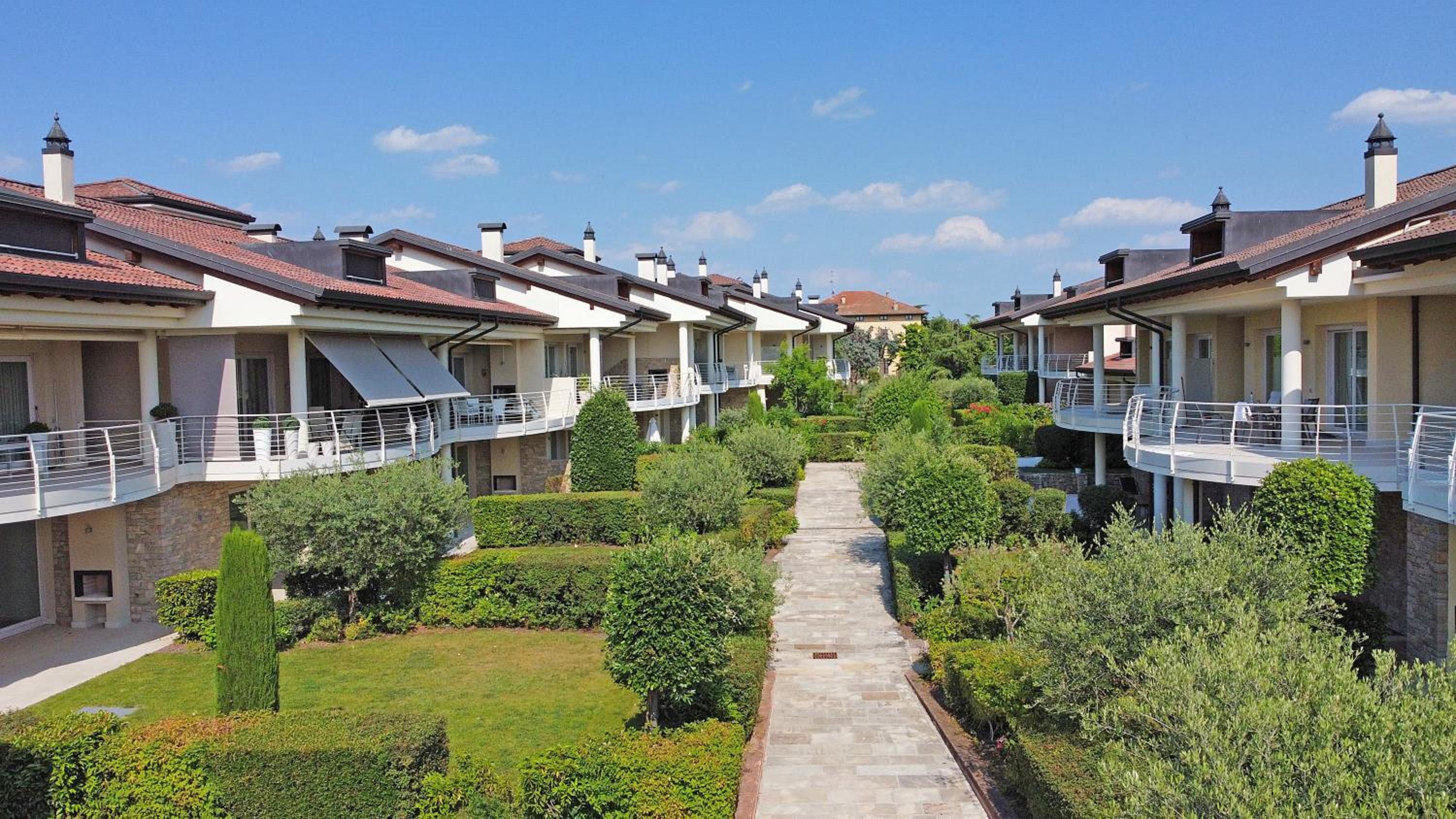 Giulia Luxury Apartment view 5