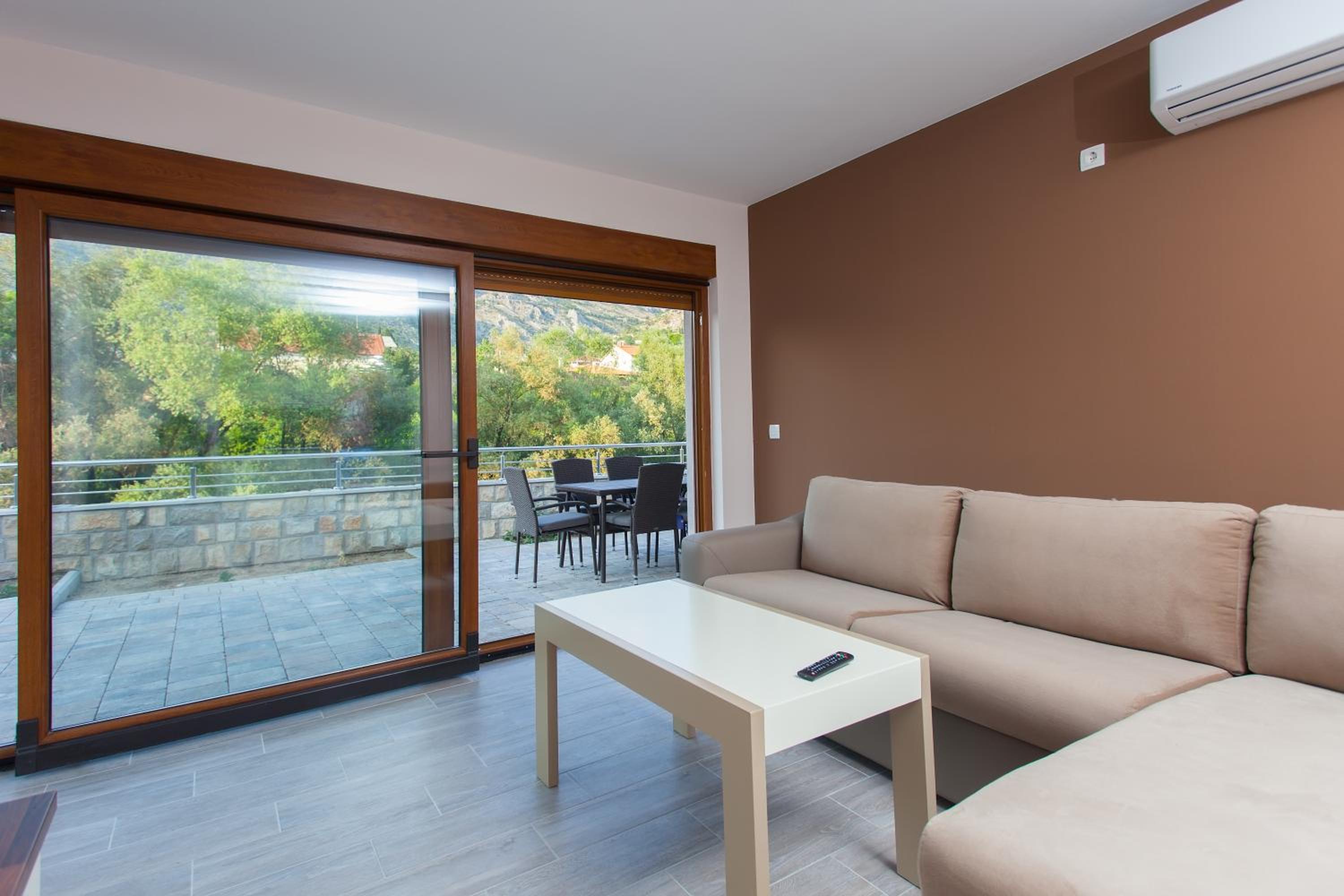 Buna Spring Apartments