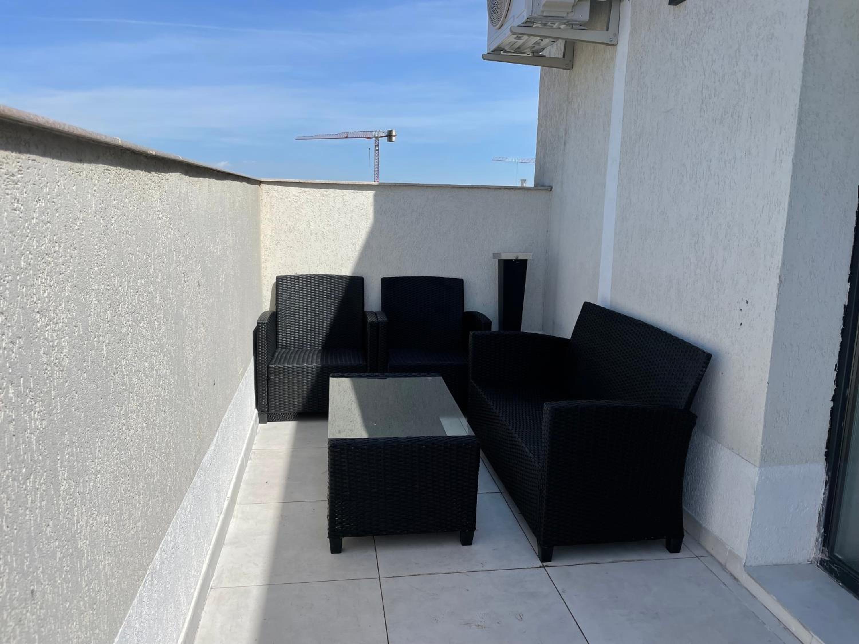 Marvelous 4 Room Penthouse Rooftop Terrace W14+W15