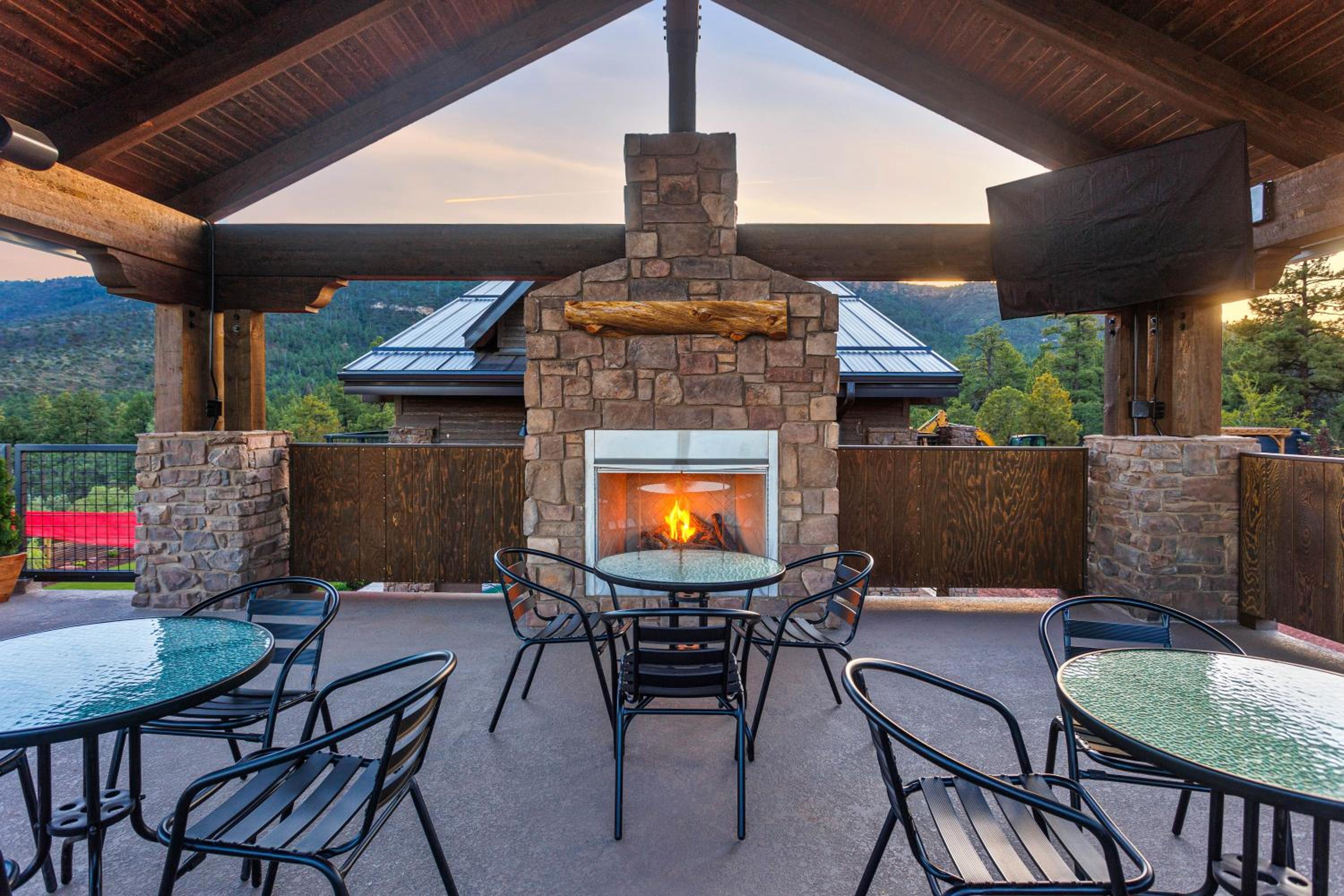 Payson Vacations - Lodge at 5600 - Property Image 2