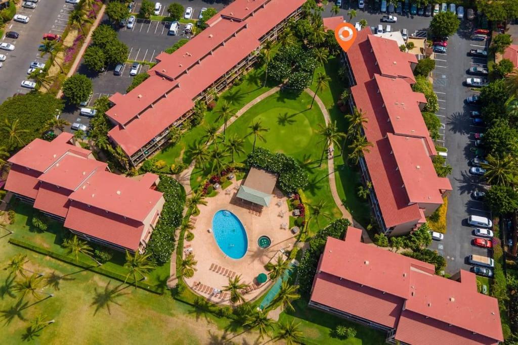 Hotel Magnificent Sunsets and Ocean views at Luana Kai - Image 1