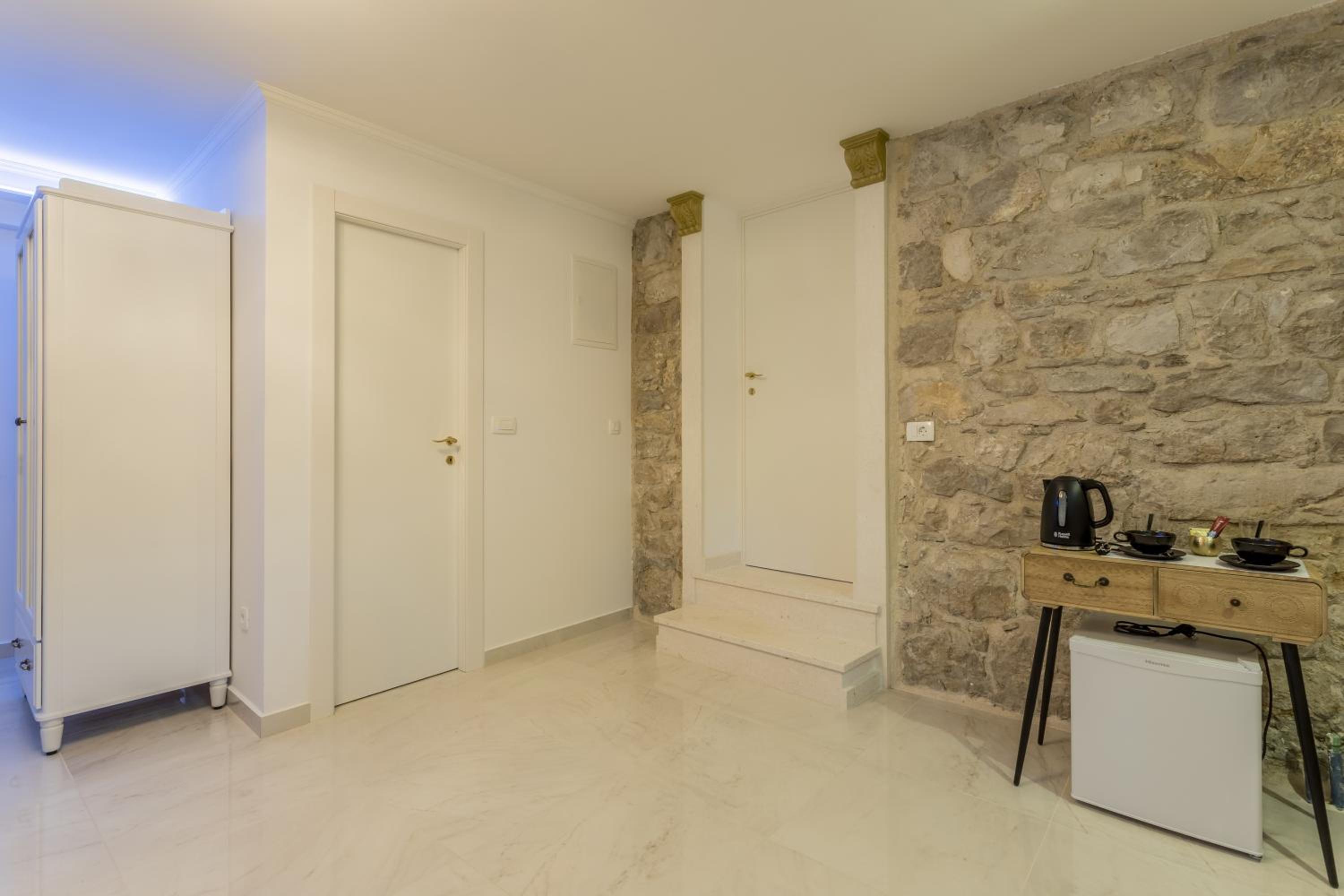 Photo 56