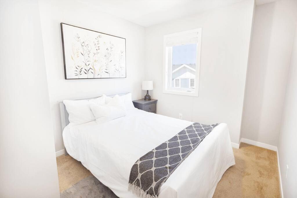3BR condo with free parking and in-suite laundry view 5
