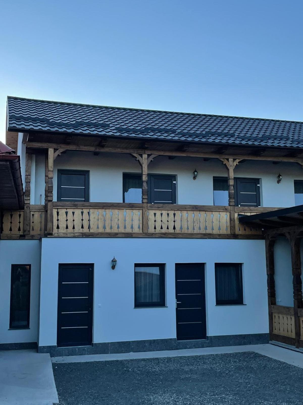 Casa de lângă pădure view 3