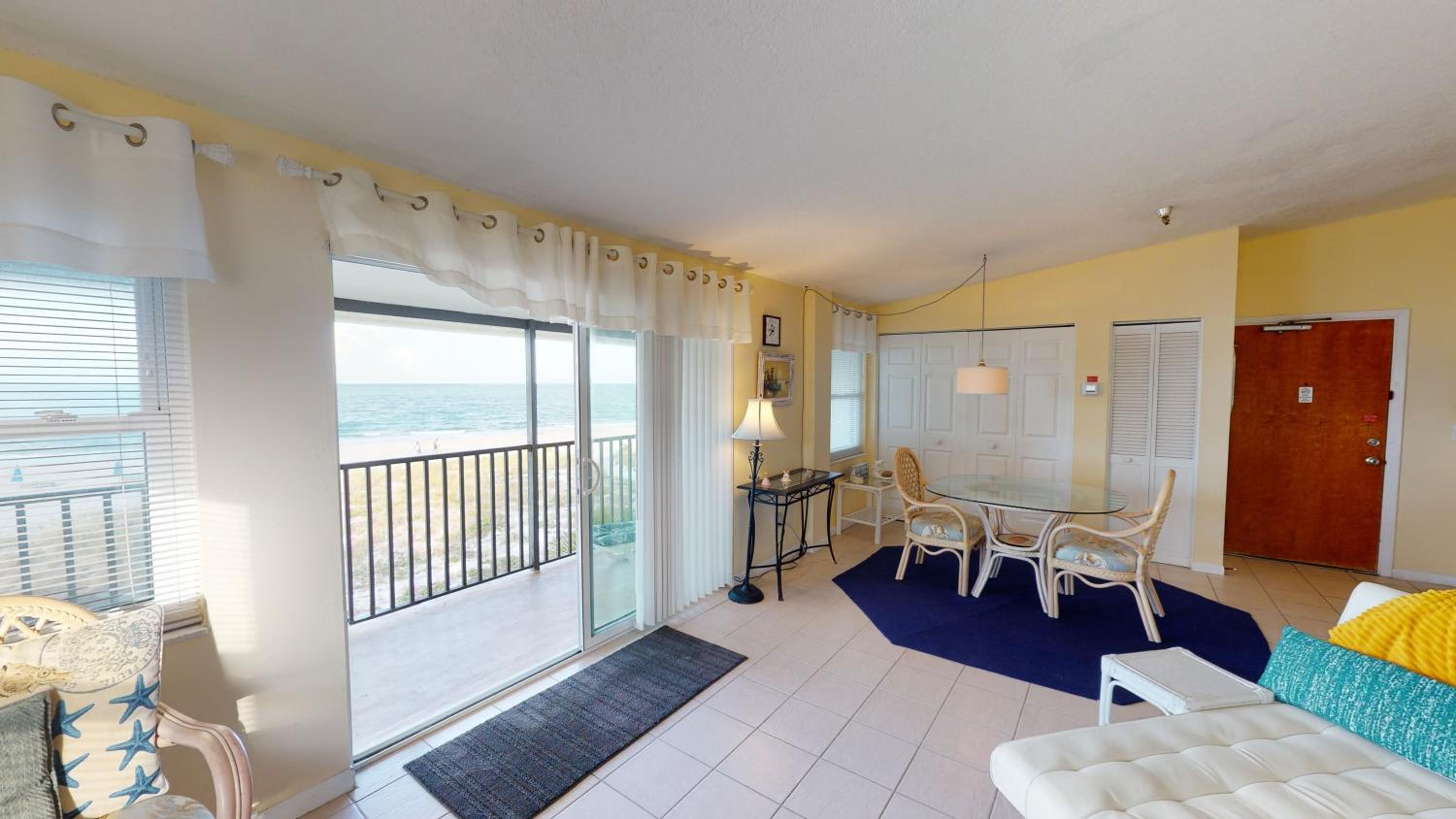 Beach Front 1B1B Balcony 2 Beds - Surf Song #349