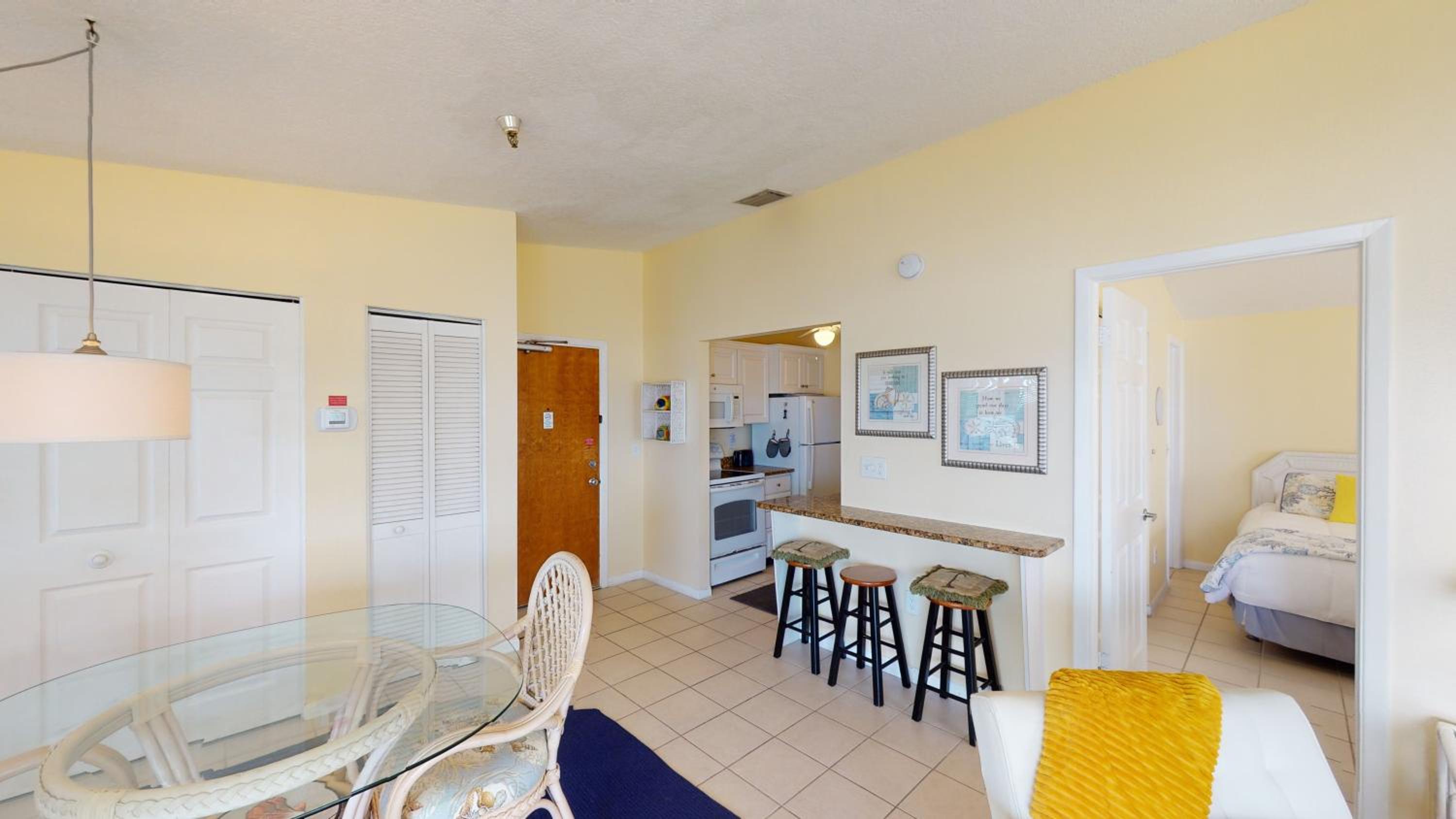 Beach Front 1B1B Balcony 2 Beds - Surf Song #349