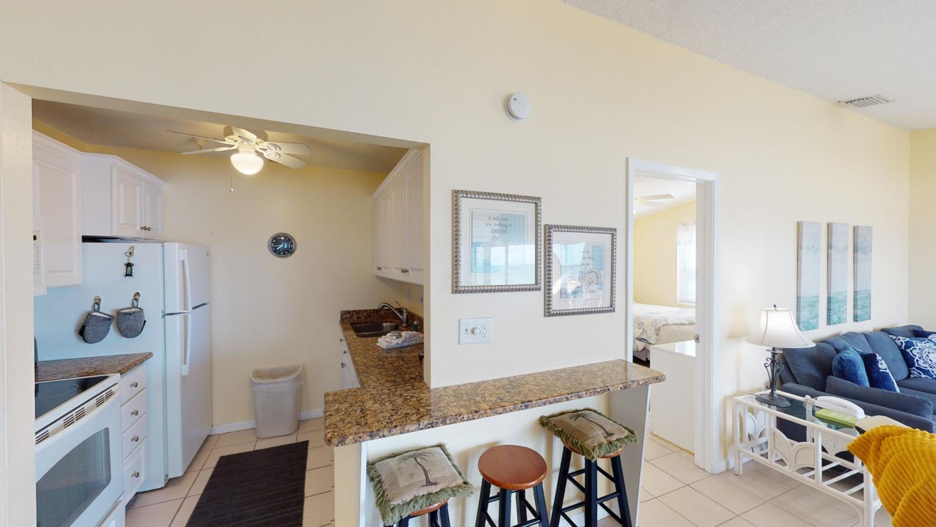 Beach Front 1B1B Balcony 2 Beds - Surf Song #349