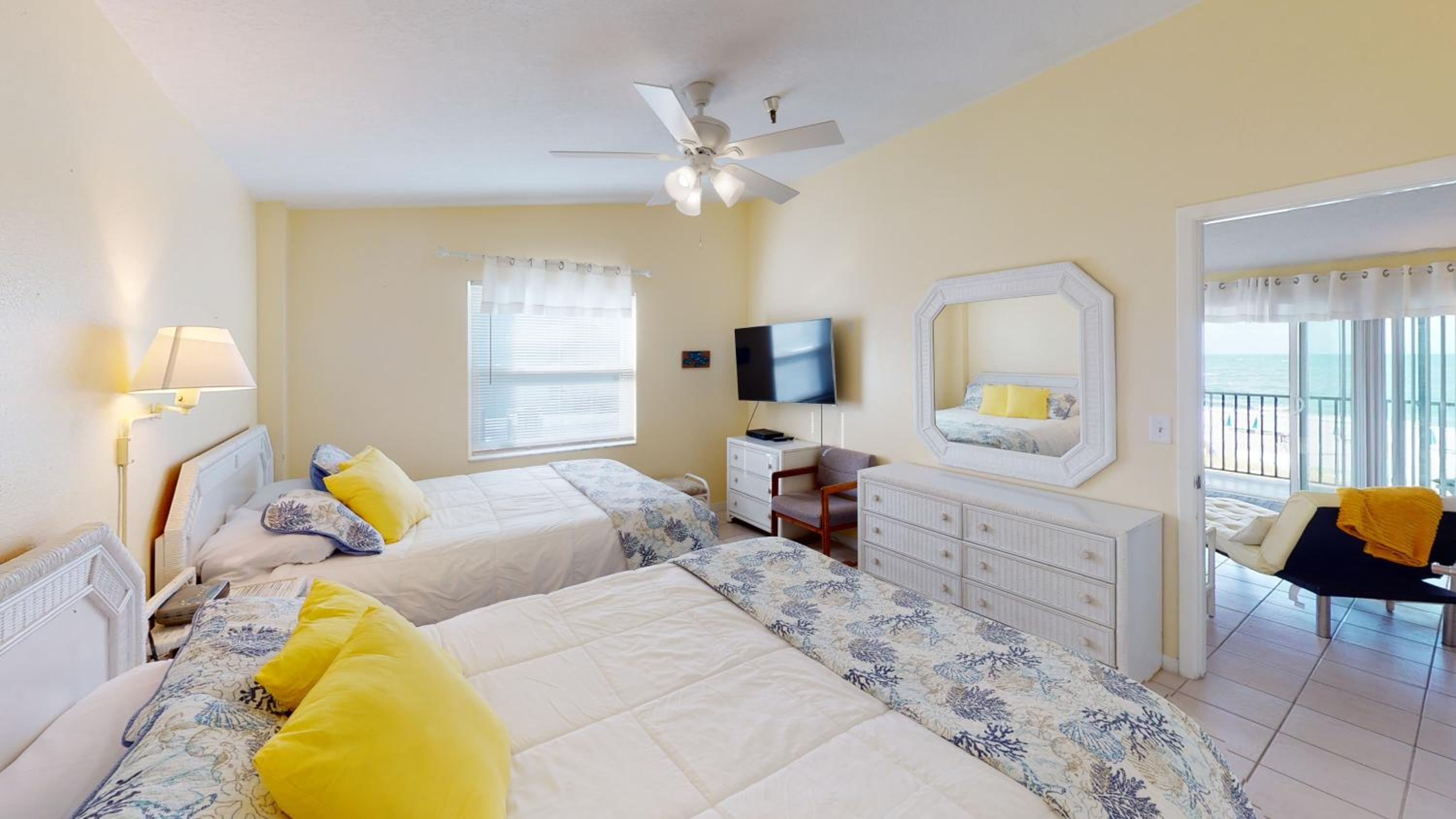Beach Front 1B1B Balcony 2 Beds - Surf Song #349