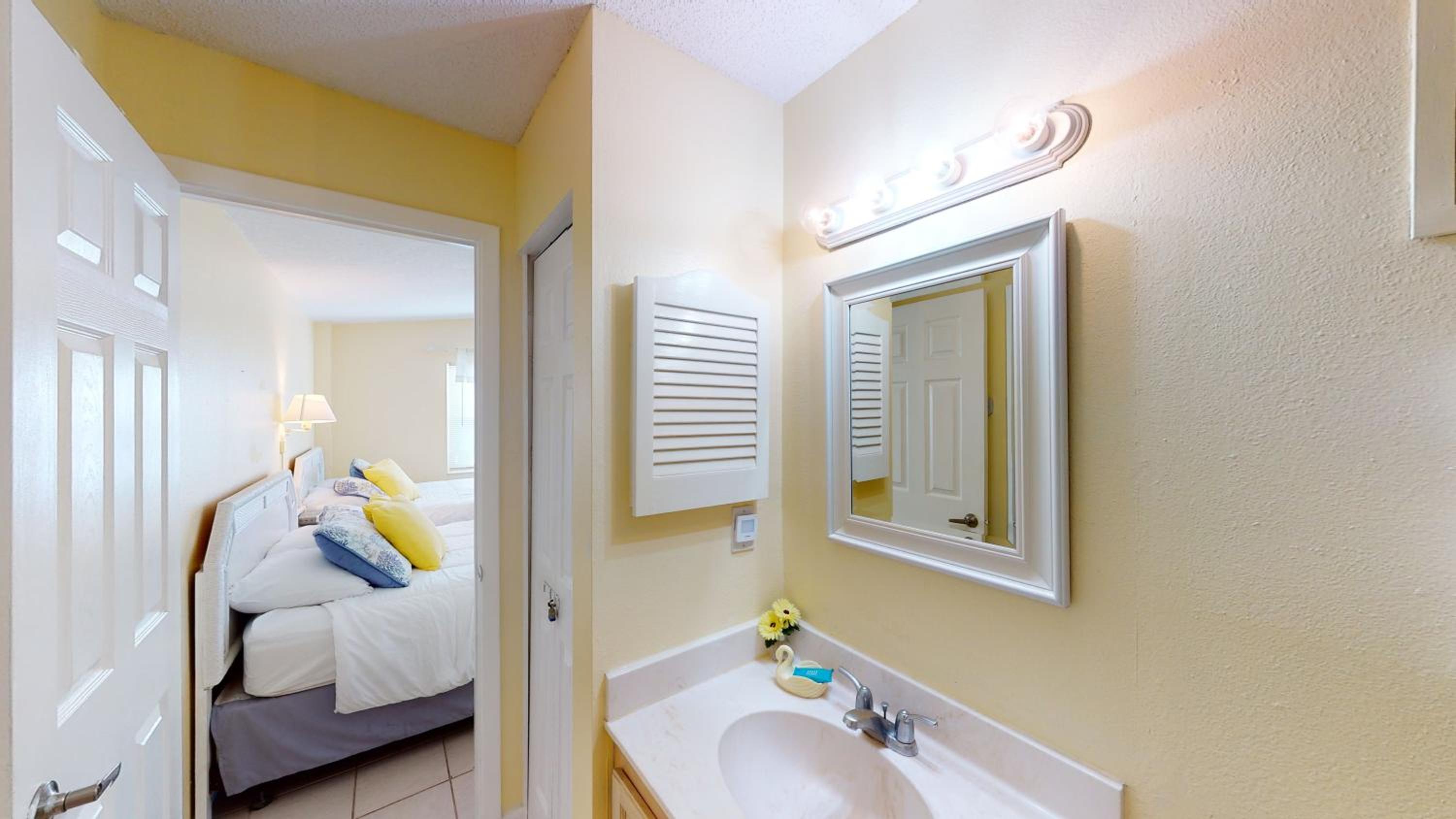 Beach Front 1B1B Balcony 2 Beds - Surf Song #349
