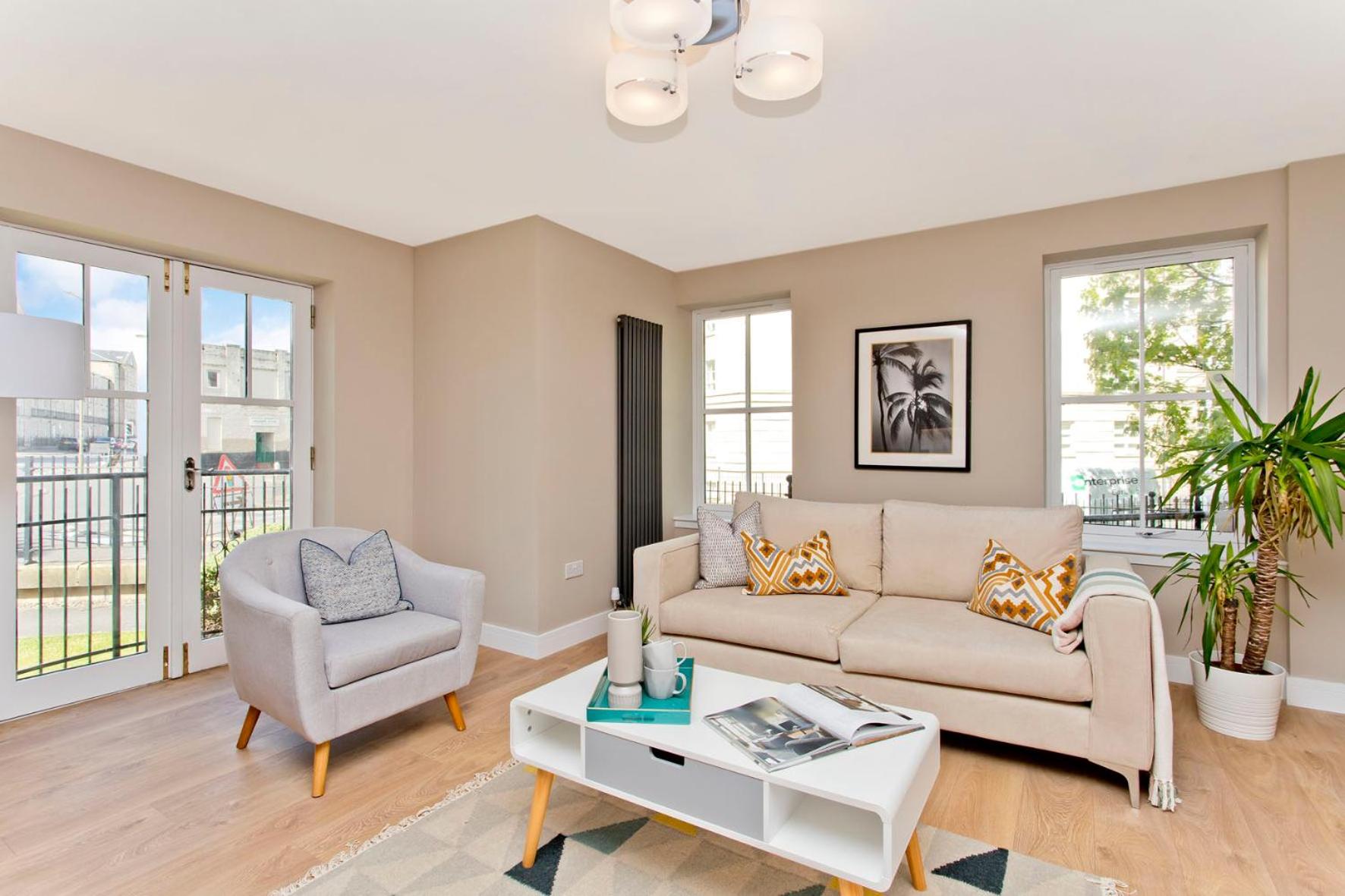Modern City Centre 2 Bedroom 2 Bathroom Apartments, Main Door Ground with Private Parking view 4