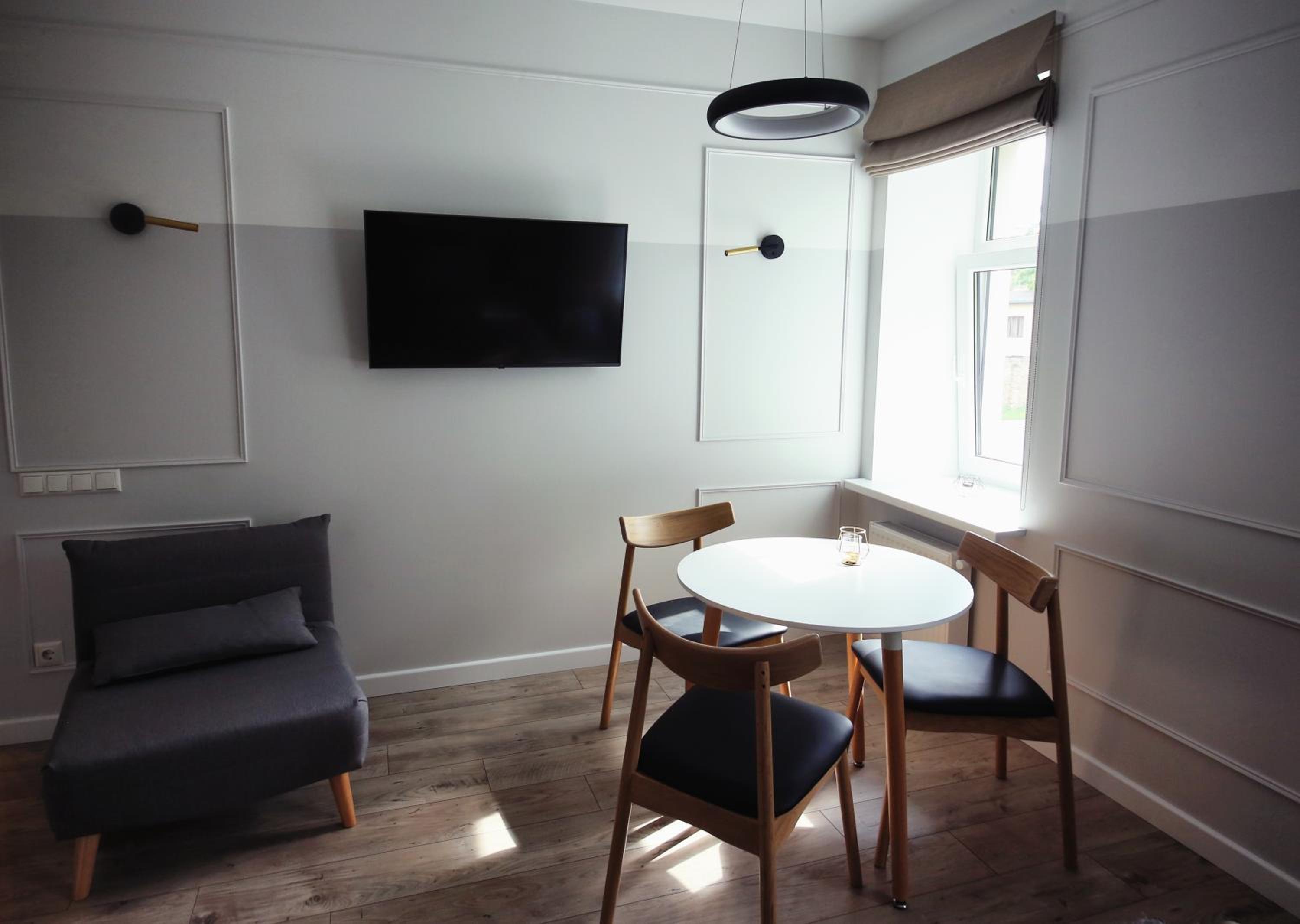 Comfortable design apartment with parking view 5