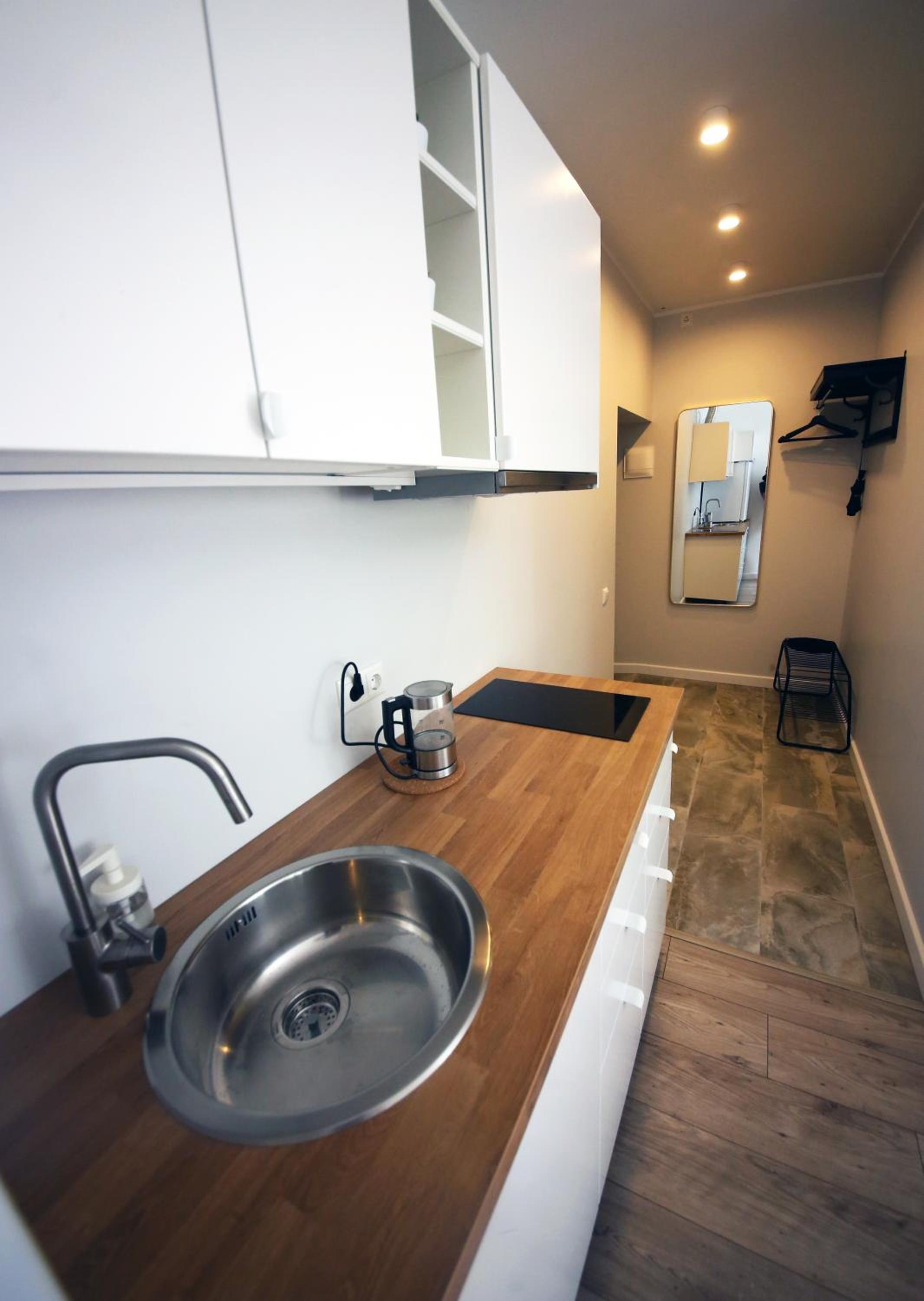 Comfortable design apartment with parking view 4