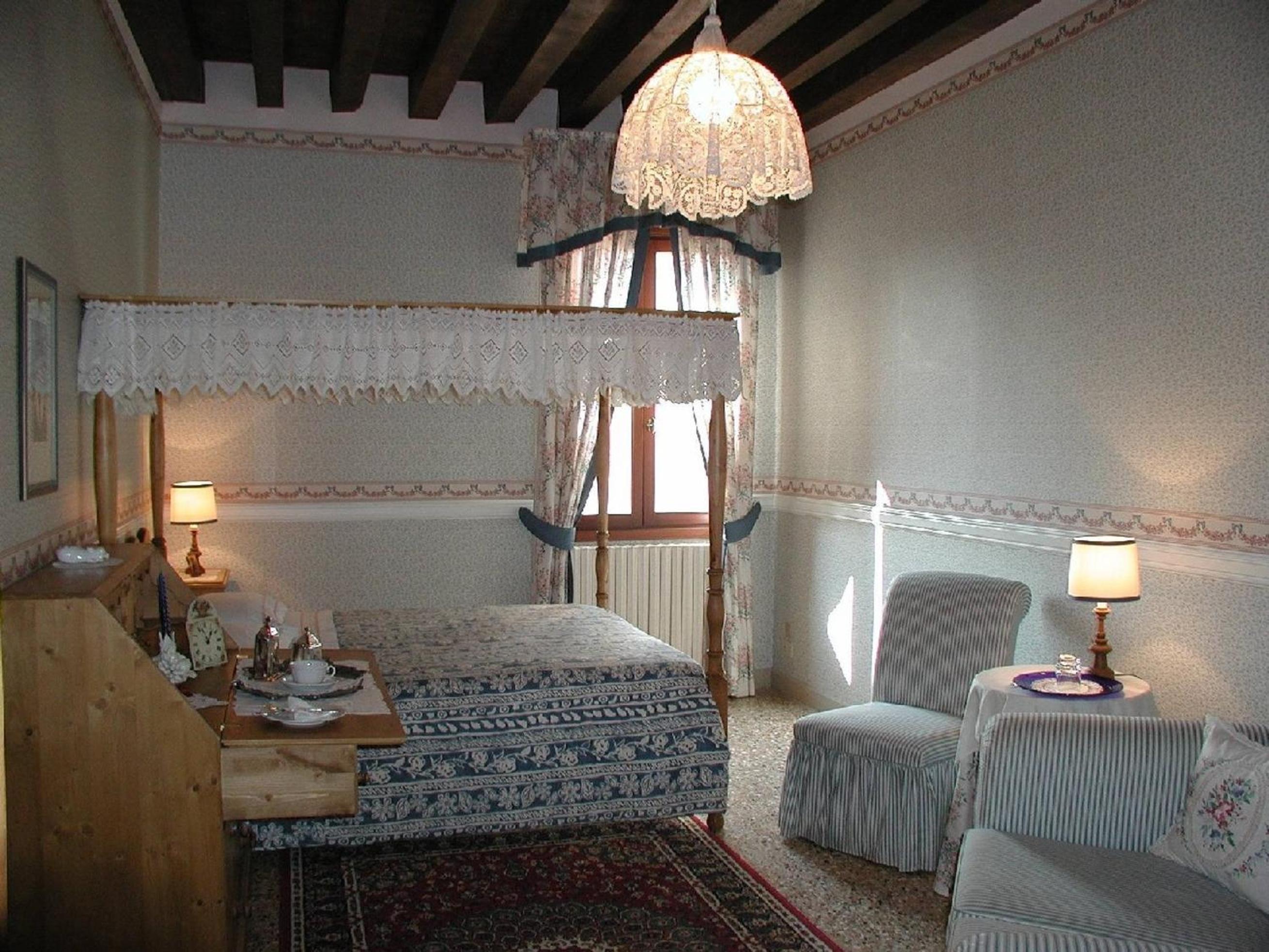 At Home a Palazzo