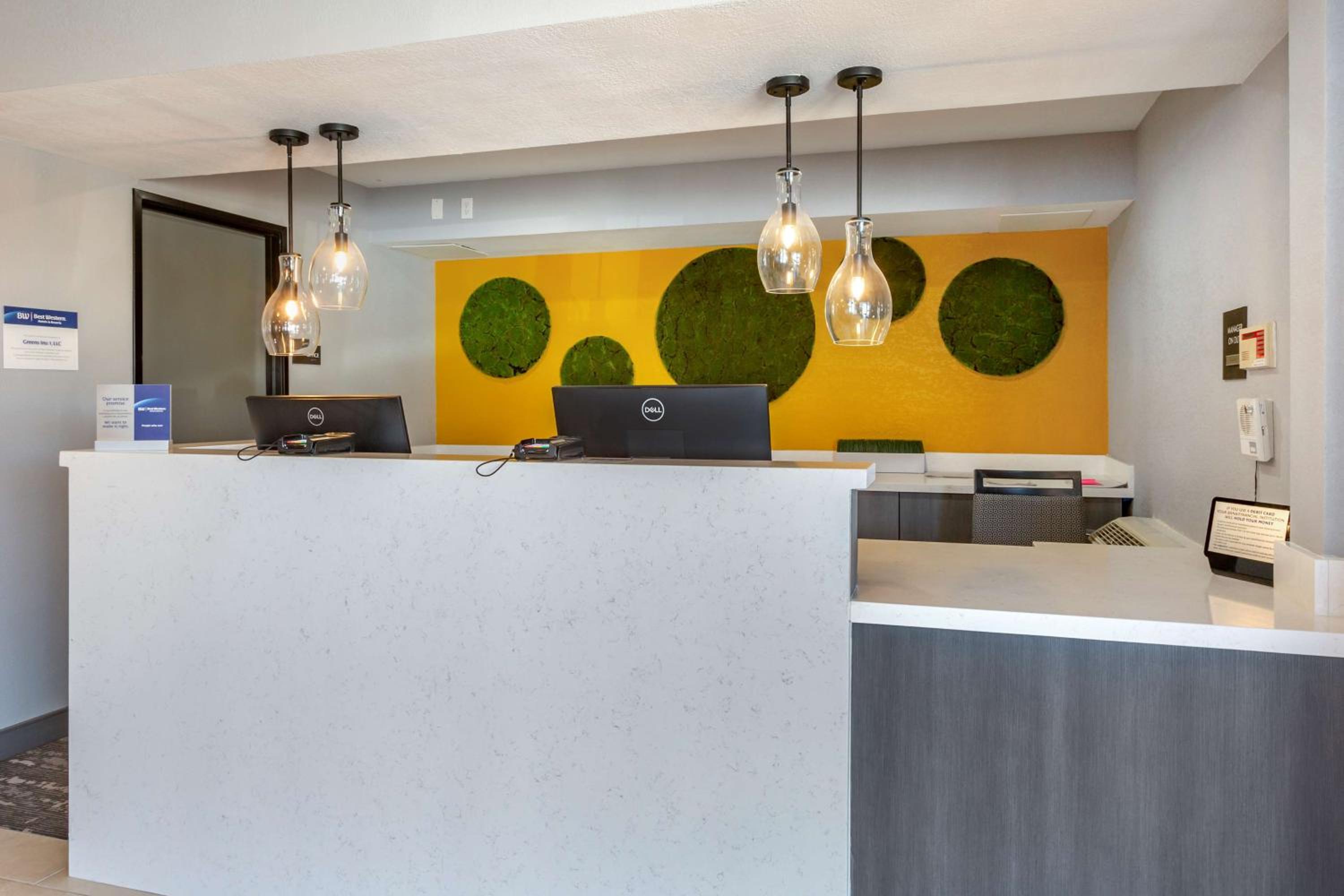 Blythe Vacations - Best Western Blythe - Property Image 3
