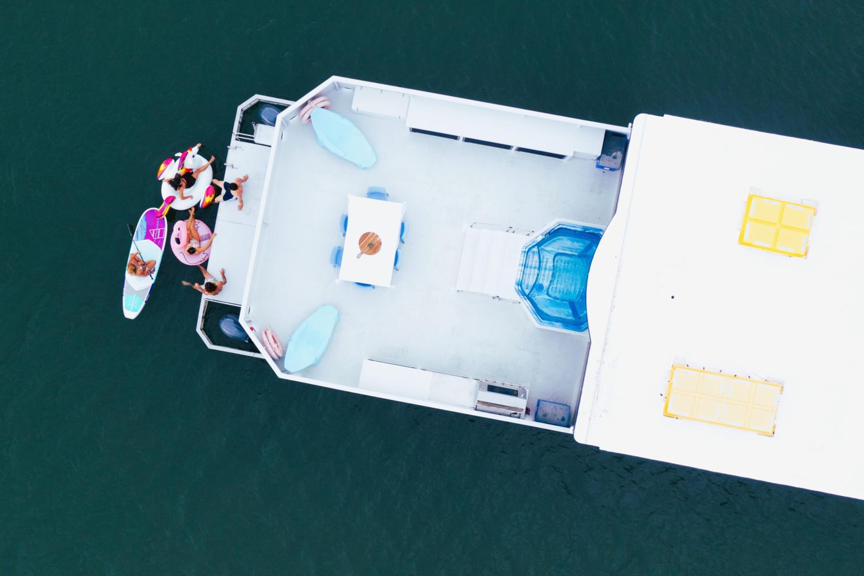 Coomera Houseboats