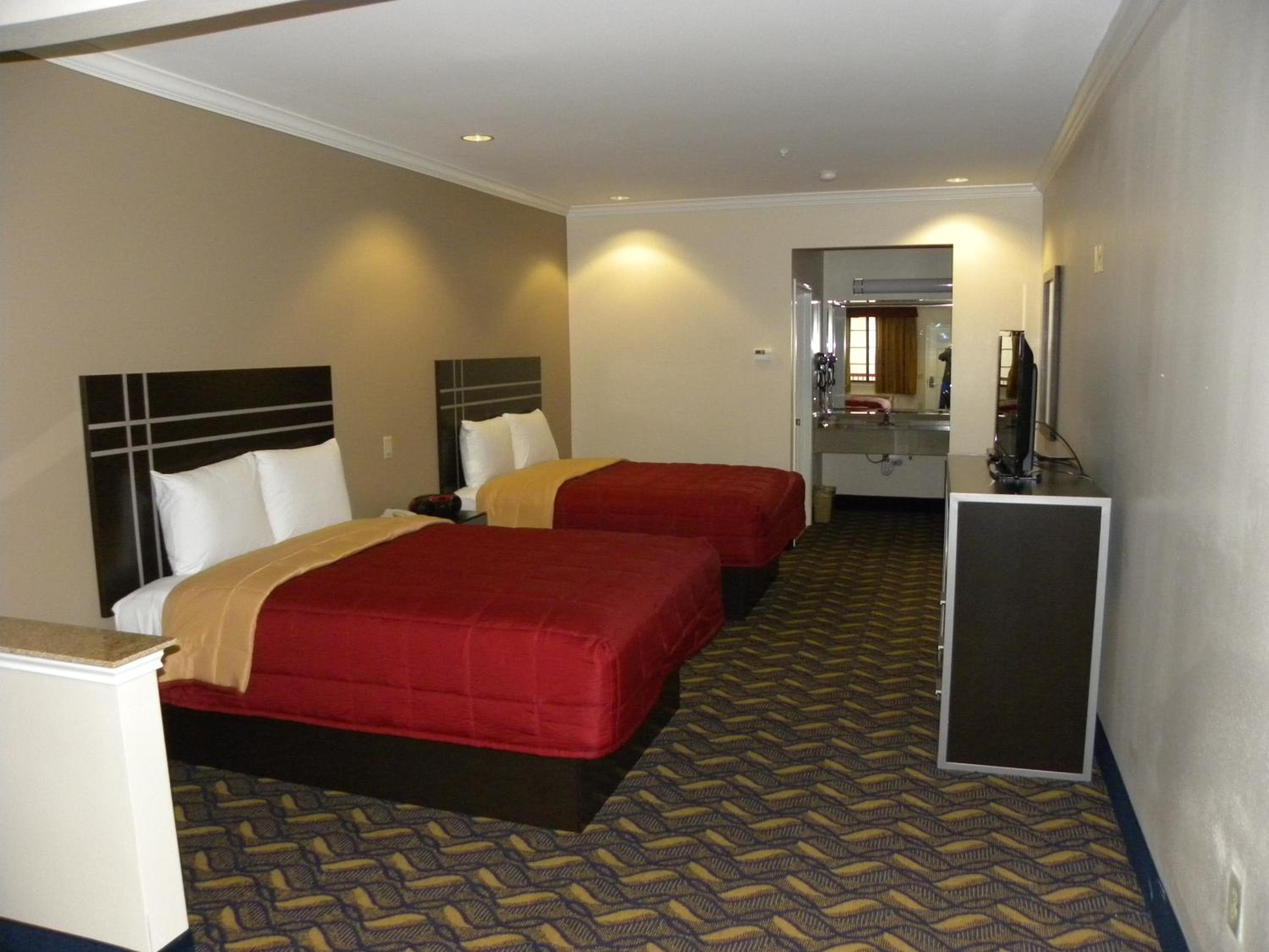 Palace Inn Kingwood - Property Image 2