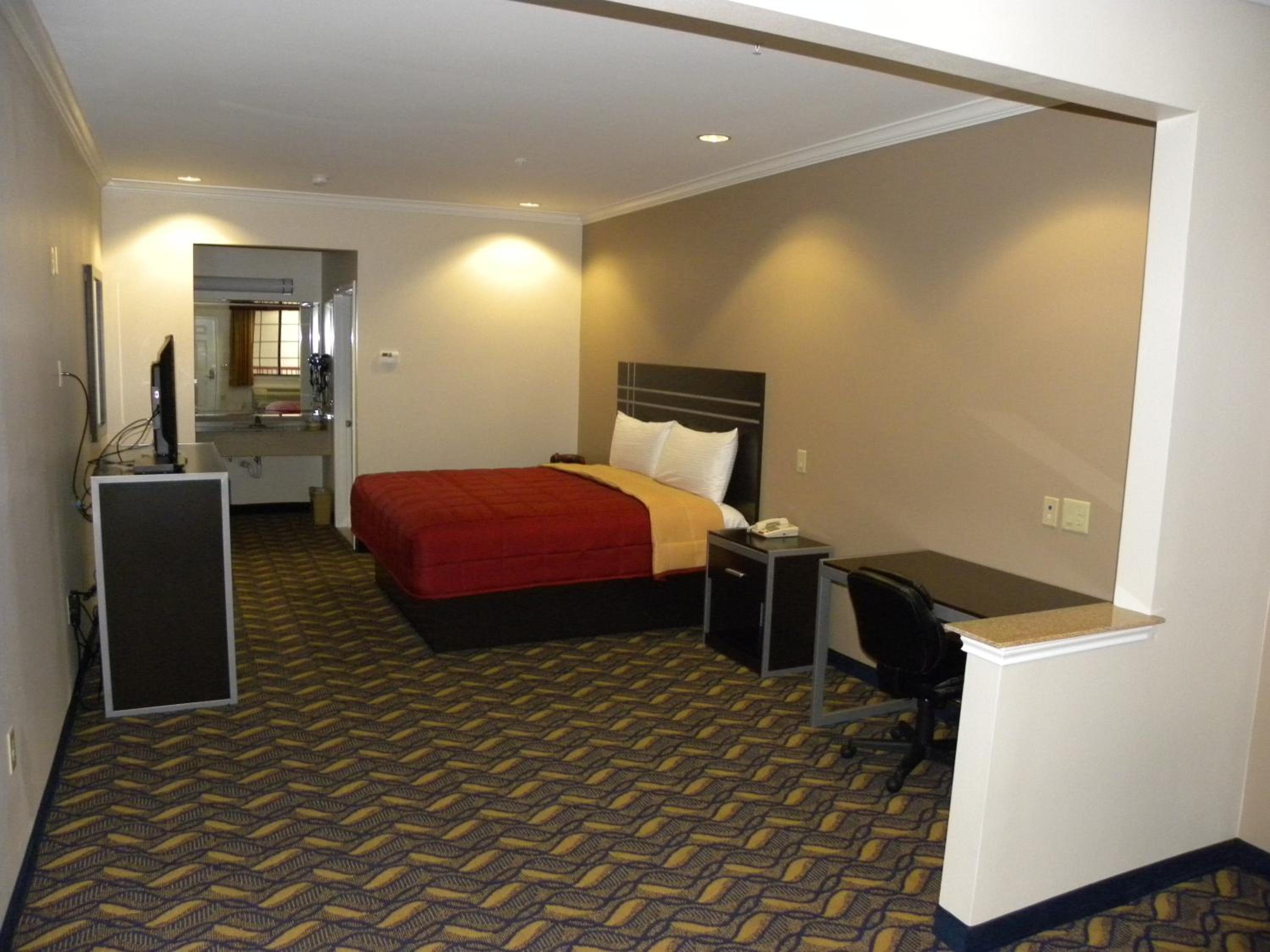 Palace Inn Kingwood - Property Image 5