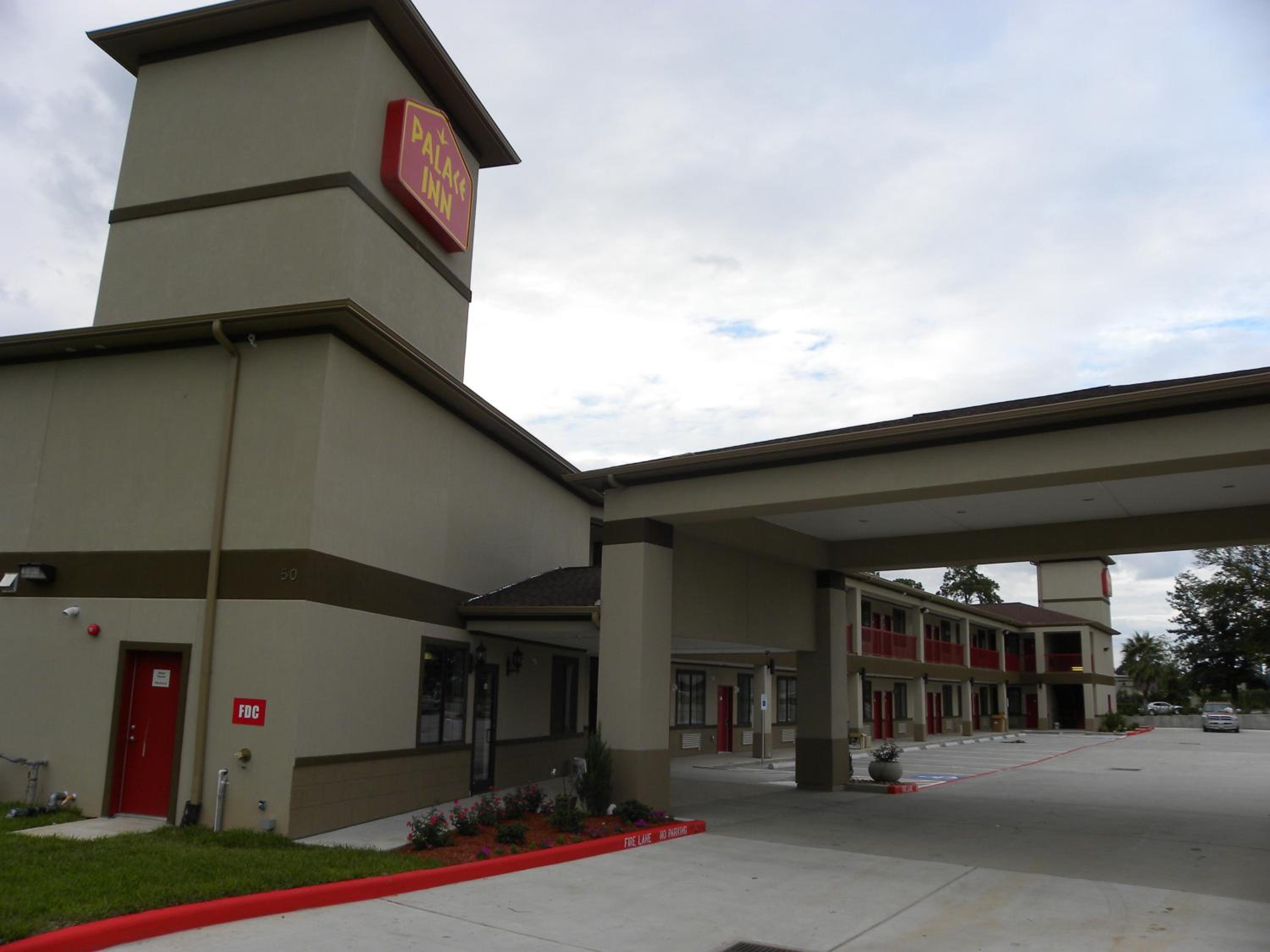 Palace Inn Kingwood - Property Image 4