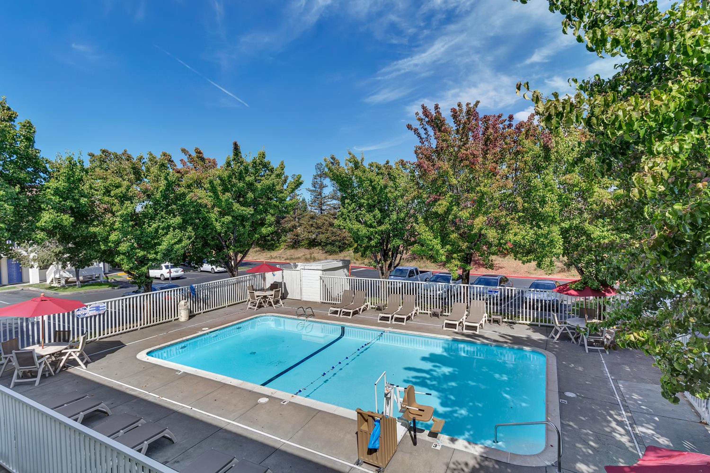 Super 8 by Wyndham Santa Rosa North