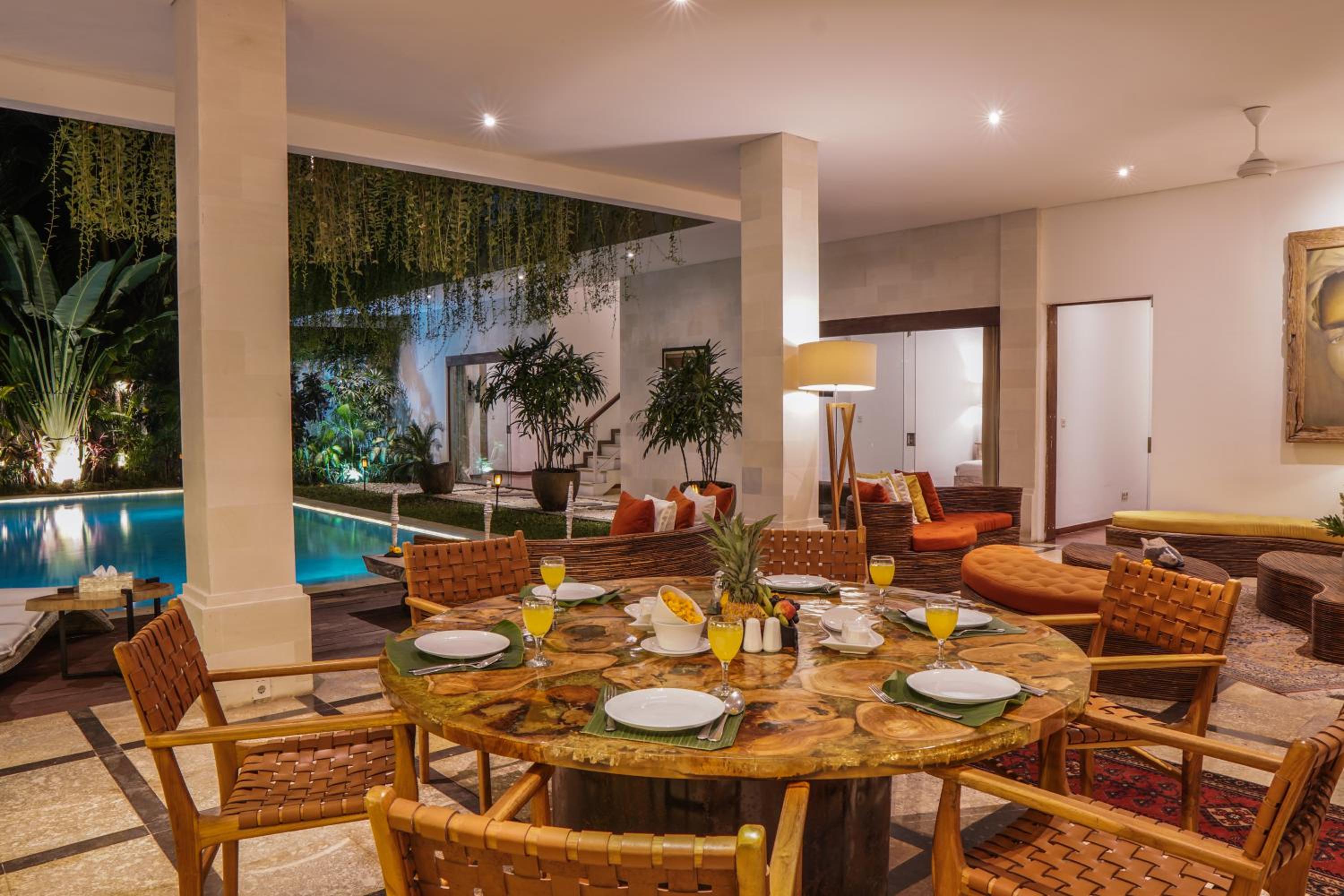 OPENING PROMO Luxury 5 plus 1 Bdr Villa 100m To Beach view 3