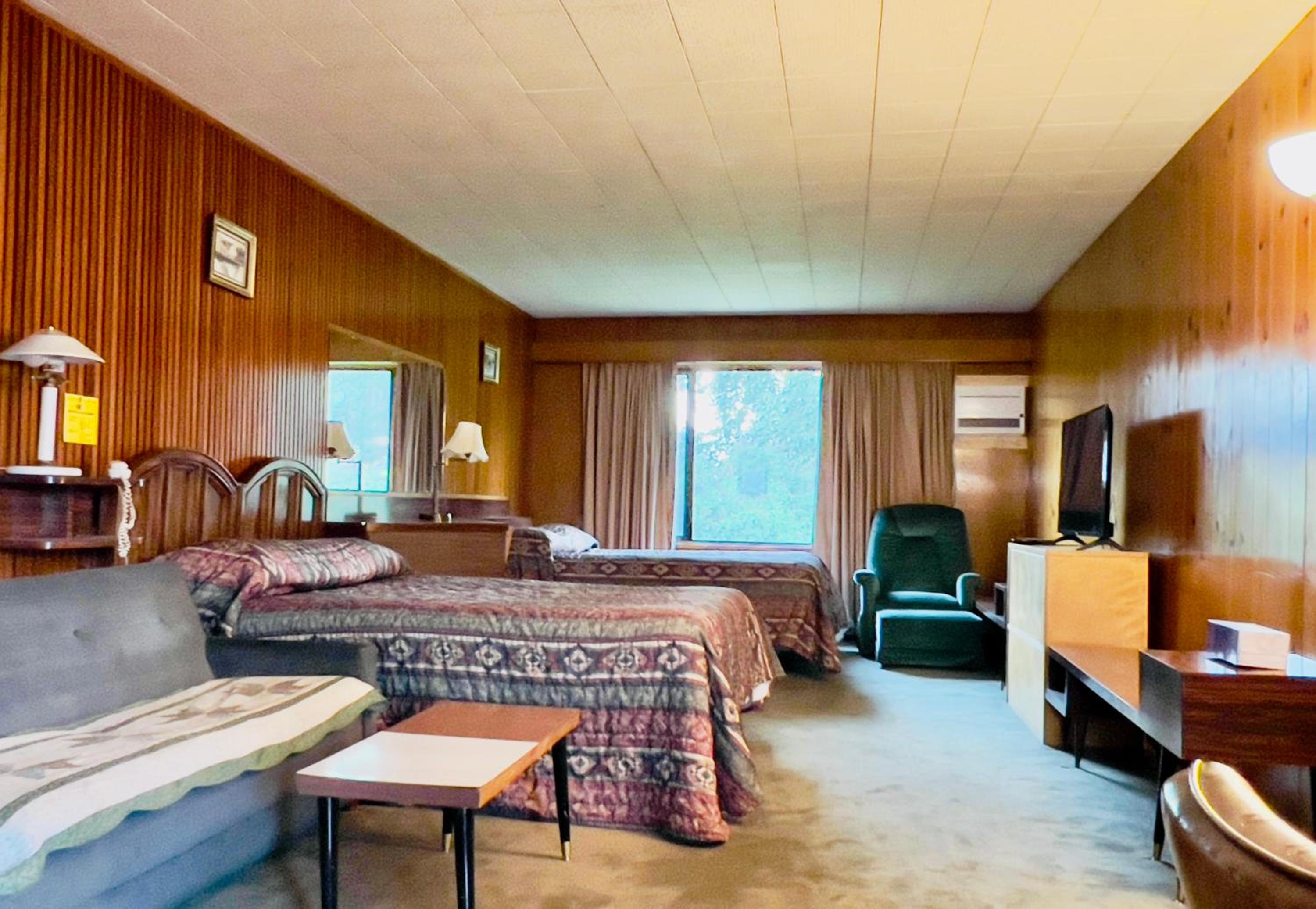 Airport Inn