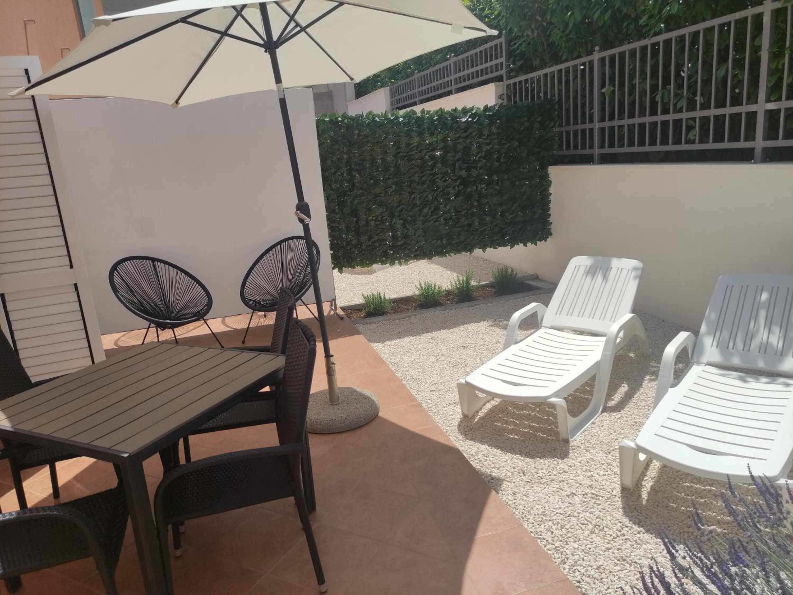 Tomena apartments