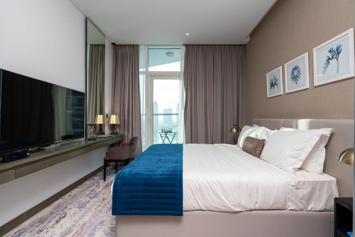 Vacay Lettings - Burj Khalifa & Canal view Studio at Damac Prive